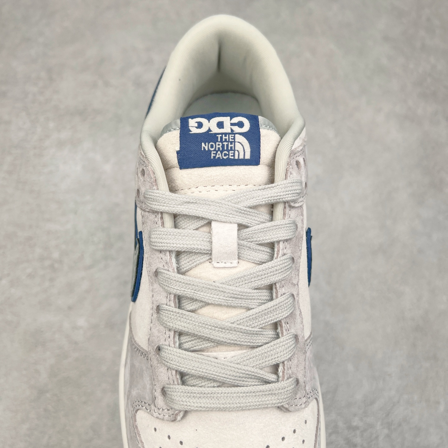 图片[5]-NK Dunk Low 定制配色 FC1688-179 大厂出品 极力推荐 原装头层材料 独家版型蒸餾加工帶來的是更好的视觉和脚感体验大厂纯原品质出货 清洁度 电绣工艺 皮料切割干净无任何毛边 细节完美 实拍调校N版已经零色差零失真 百分百还原实物色彩所见即所得 不存在货不对板色差等低级问题 选购参考实物拍摄 不混卖不参货 只用心做好货严格选品 承诺混一赔十 尺码：36 36.5 37.5 38 38.5 39 40 40.5 41 42 42.5 43 44 44.5 45-选品中心