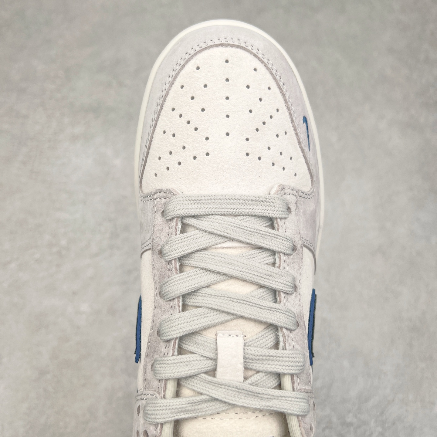 图片[4]-NK Dunk Low 定制配色 FC1688-179 大厂出品 极力推荐 原装头层材料 独家版型蒸餾加工帶來的是更好的视觉和脚感体验大厂纯原品质出货 清洁度 电绣工艺 皮料切割干净无任何毛边 细节完美 实拍调校N版已经零色差零失真 百分百还原实物色彩所见即所得 不存在货不对板色差等低级问题 选购参考实物拍摄 不混卖不参货 只用心做好货严格选品 承诺混一赔十 尺码：36 36.5 37.5 38 38.5 39 40 40.5 41 42 42.5 43 44 44.5 45-选品中心