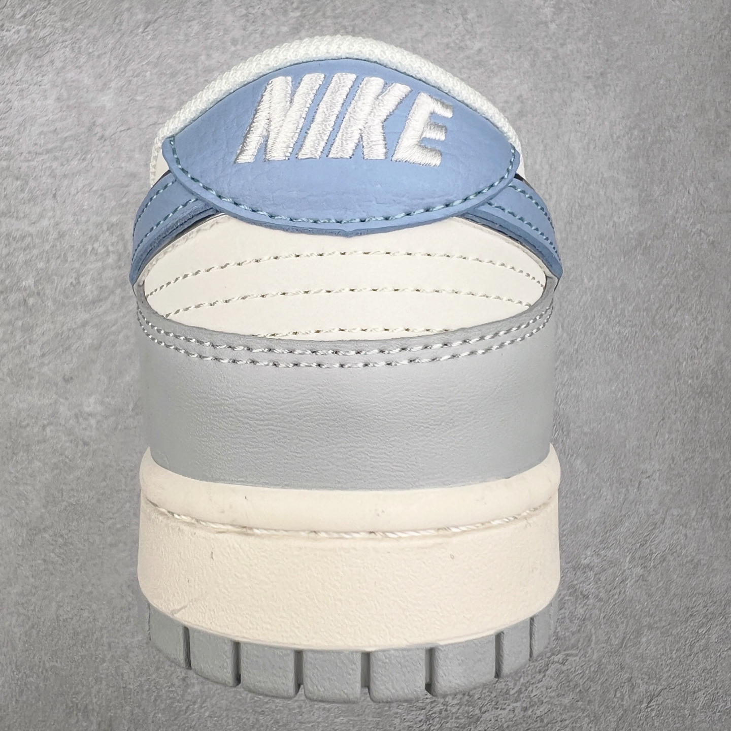 图片[8]-NK Dunk Low 定制配色 JJ2508-556 大厂出品 极力推荐 原装头层材料 独家版型蒸餾加工帶來的是更好的视觉和脚感体验大厂纯原品质出货 清洁度 电绣工艺 皮料切割干净无任何毛边 细节完美 实拍调校N版已经零色差零失真 百分百还原实物色彩所见即所得 不存在货不对板色差等低级问题 选购参考实物拍摄 不混卖不参货 只用心做好货严格选品 承诺混一赔十 尺码：36 36.5 37.5 38 38.5 39 40 40.5 41 42 42.5 43 44 44.5 45-选品中心