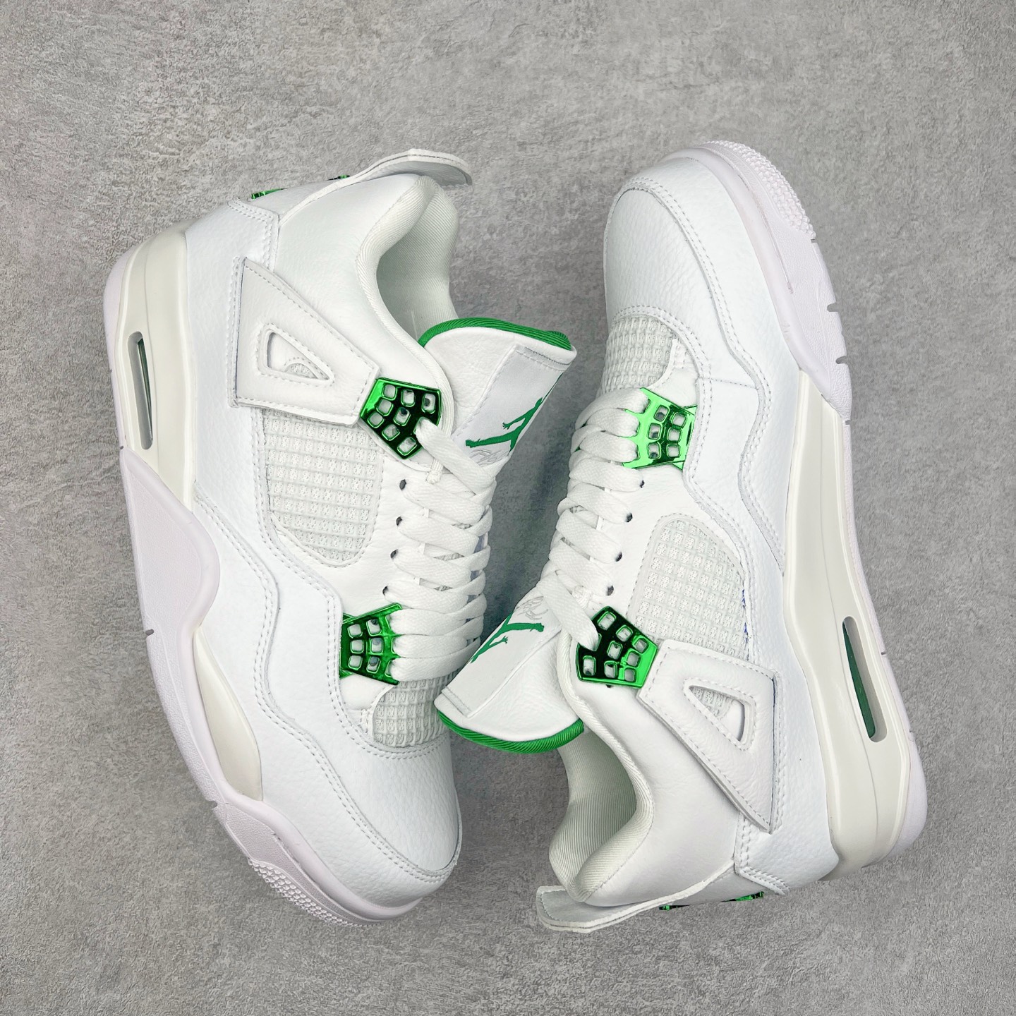 图片[3]-＃头层特价福利 Air Jordan AJ4 Retro 系列 头层皮料加持 大厂出品 原纸板楦头开发 完美鞋型匹配公司货 正确TPU鞋舌锁扣 乳胶鞋垫 最新原厂底模 大底卡色咬花完美 鞋柜必备鞋款 终端现货供应 尺码：36 36.5 37.5 38 38.5 39 40 40.5 41 42 42.5 43 44 44.5 45 46 47.5-选品中心