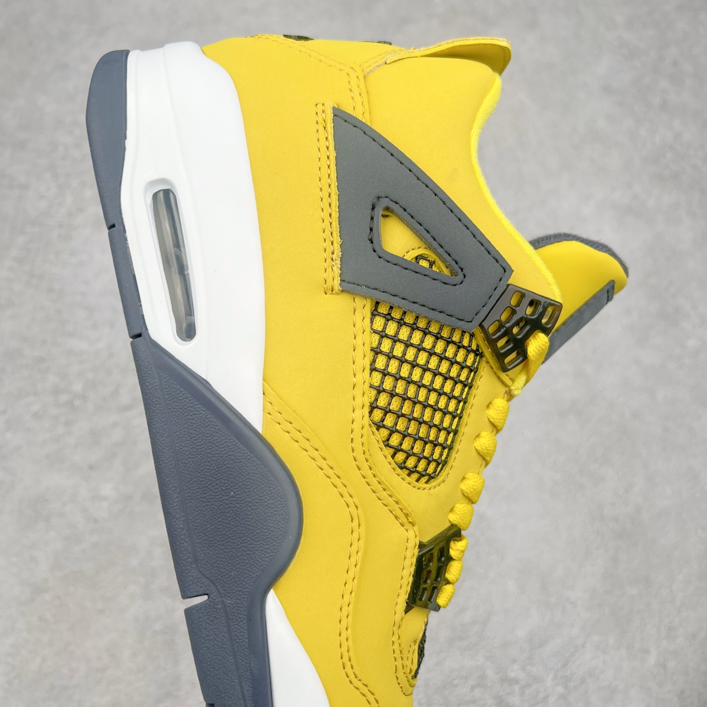 图片[6]-＃头层特价福利 Air Jordan AJ4 Retro 系列 头层皮料加持 大厂出品 原纸板楦头开发 完美鞋型匹配公司货 正确TPU鞋舌锁扣 乳胶鞋垫 最新原厂底模 大底卡色咬花完美 鞋柜必备鞋款 终端现货供应 尺码：36 36.5 37.5 38 38.5 39 40 40.5 41 42 42.5 43 44 44.5 45 46 47.5-选品中心