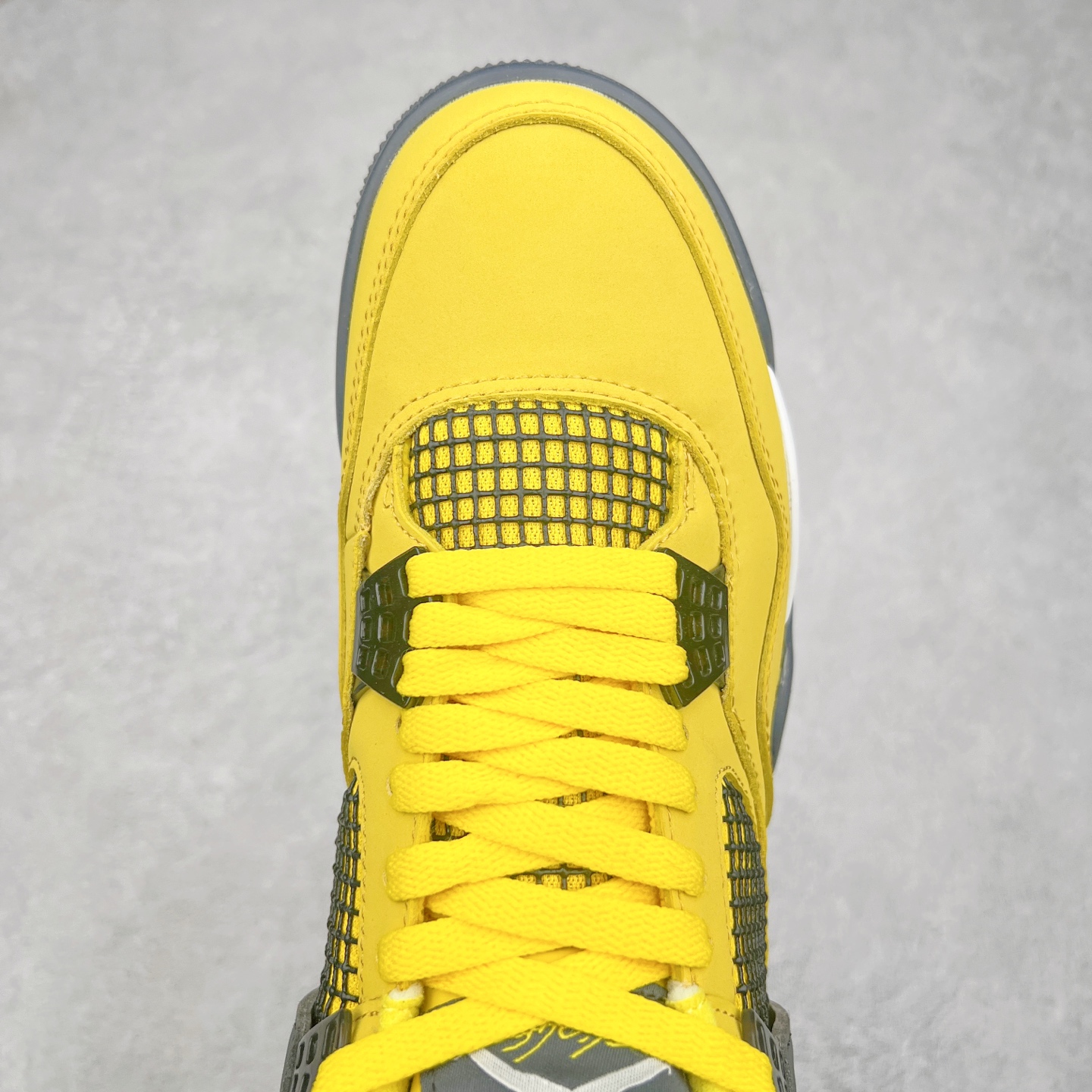 图片[4]-＃头层特价福利 Air Jordan AJ4 Retro 系列 头层皮料加持 大厂出品 原纸板楦头开发 完美鞋型匹配公司货 正确TPU鞋舌锁扣 乳胶鞋垫 最新原厂底模 大底卡色咬花完美 鞋柜必备鞋款 终端现货供应 尺码：36 36.5 37.5 38 38.5 39 40 40.5 41 42 42.5 43 44 44.5 45 46 47.5-选品中心