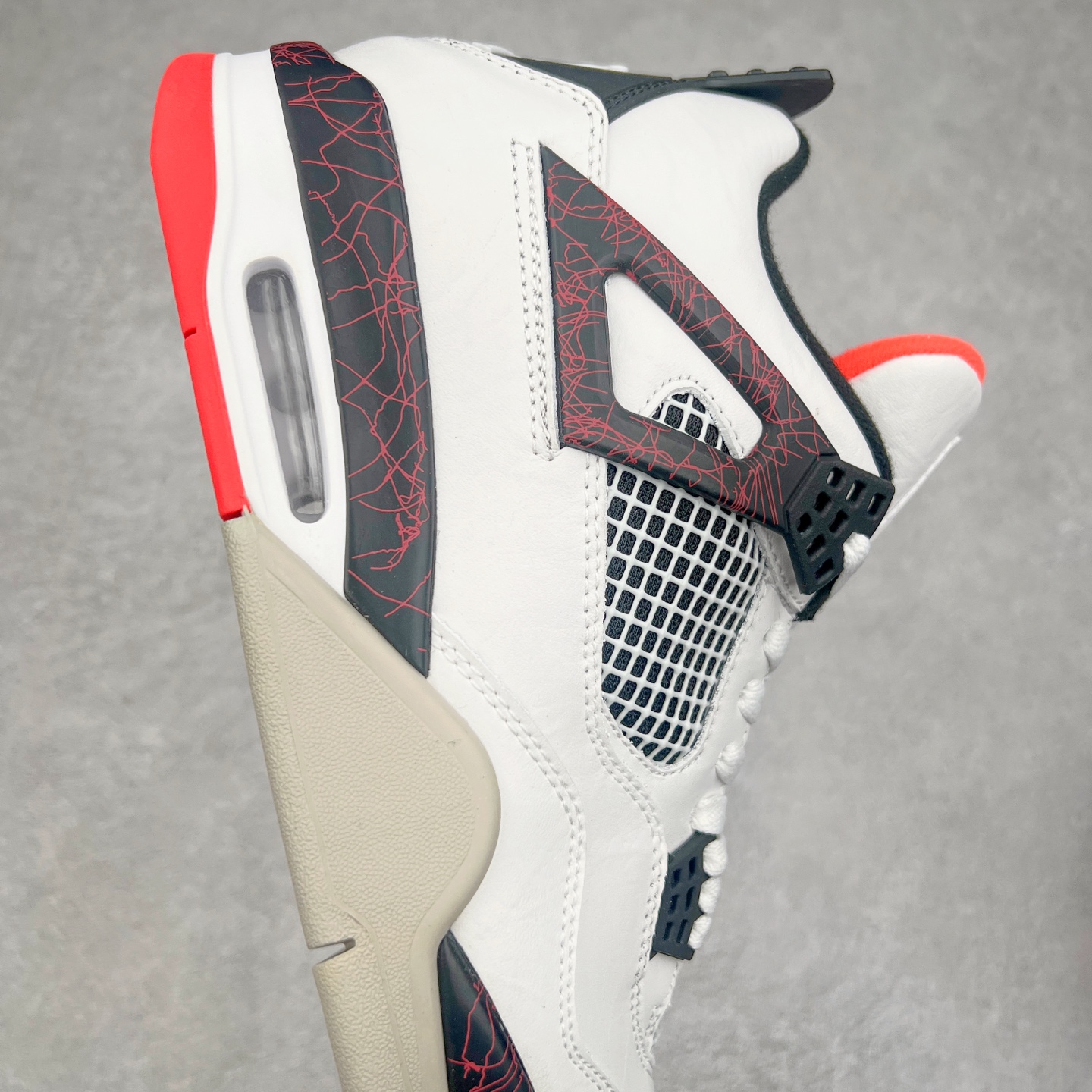 图片[6]-＃头层特价福利 Air Jordan AJ4 Retro 系列 头层皮料加持 大厂出品 原纸板楦头开发 完美鞋型匹配公司货 正确TPU鞋舌锁扣 乳胶鞋垫 最新原厂底模 大底卡色咬花完美 鞋柜必备鞋款 终端现货供应 尺码：36 36.5 37.5 38 38.5 39 40 40.5 41 42 42.5 43 44 44.5 45 46 47.5-选品中心