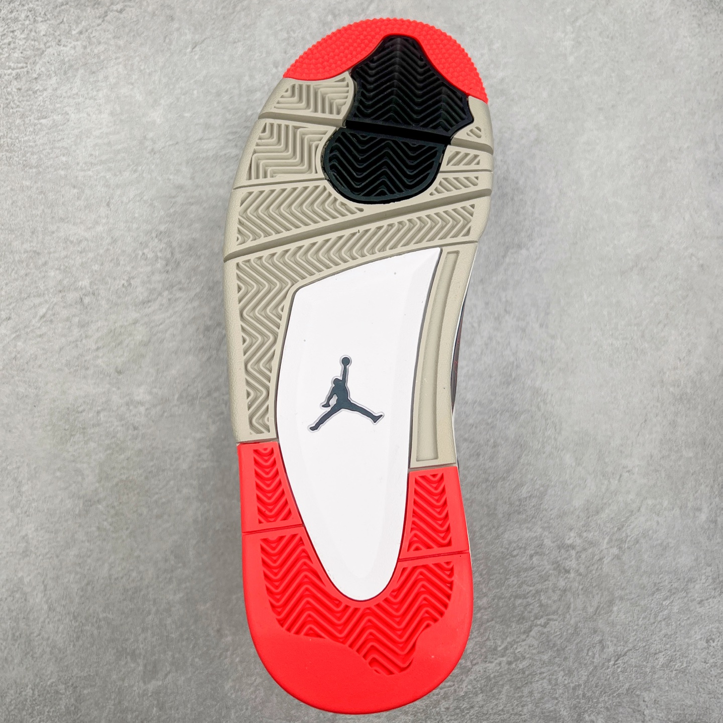 图片[9]-＃头层特价福利 Air Jordan AJ4 Retro 系列 头层皮料加持 大厂出品 原纸板楦头开发 完美鞋型匹配公司货 正确TPU鞋舌锁扣 乳胶鞋垫 最新原厂底模 大底卡色咬花完美 鞋柜必备鞋款 终端现货供应 尺码：36 36.5 37.5 38 38.5 39 40 40.5 41 42 42.5 43 44 44.5 45 46 47.5-选品中心