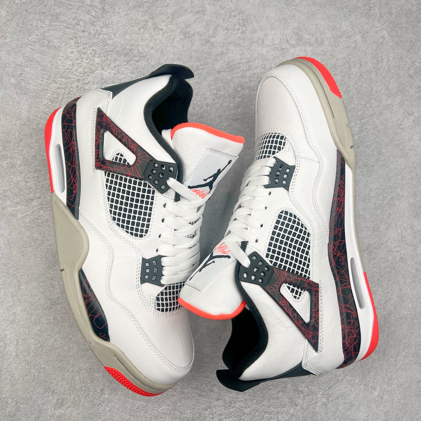 图片[3]-＃头层特价福利 Air Jordan AJ4 Retro 系列 头层皮料加持 大厂出品 原纸板楦头开发 完美鞋型匹配公司货 正确TPU鞋舌锁扣 乳胶鞋垫 最新原厂底模 大底卡色咬花完美 鞋柜必备鞋款 终端现货供应 尺码：36 36.5 37.5 38 38.5 39 40 40.5 41 42 42.5 43 44 44.5 45 46 47.5-选品中心