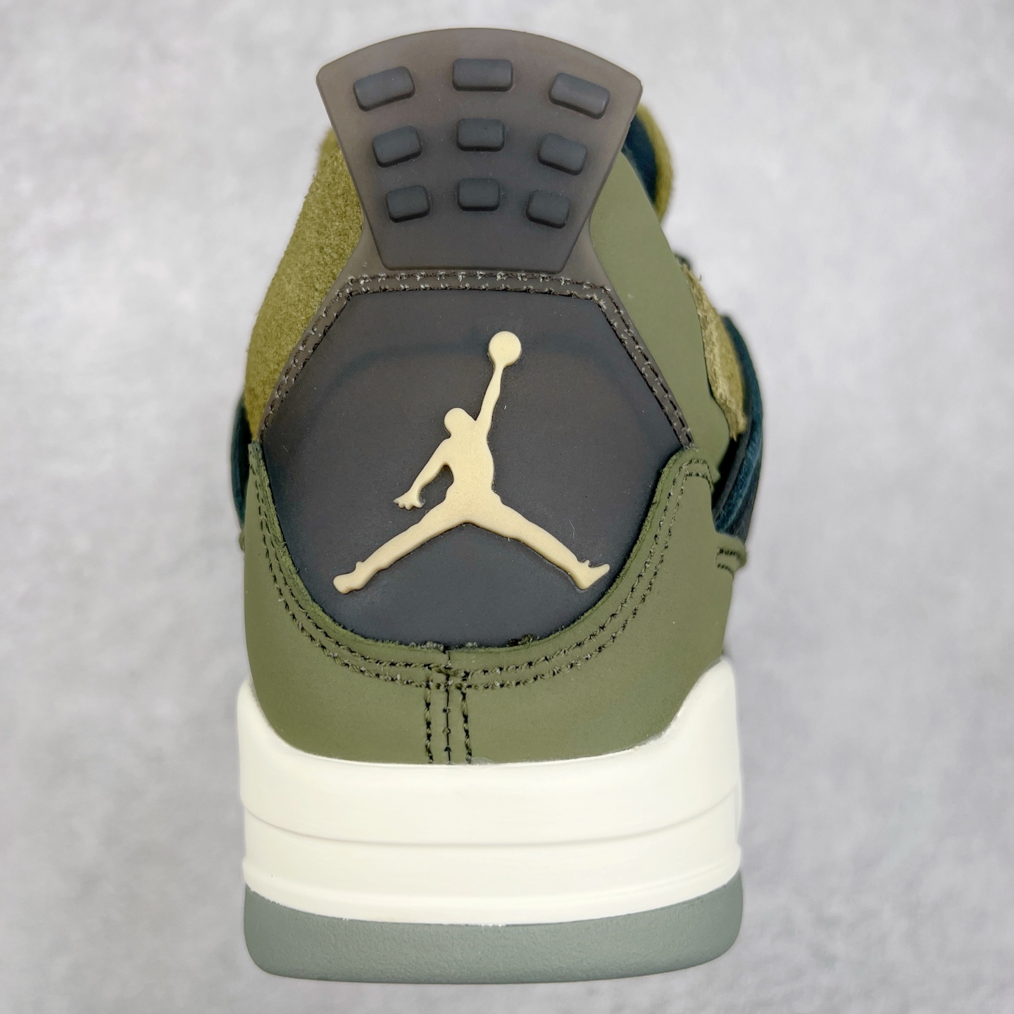 图片[8]-＃头层特价福利 Air Jordan AJ4 Retro 系列 头层皮料加持 大厂出品 原纸板楦头开发 完美鞋型匹配公司货 正确TPU鞋舌锁扣 乳胶鞋垫 最新原厂底模 大底卡色咬花完美 鞋柜必备鞋款 终端现货供应 尺码：36 36.5 37.5 38 38.5 39 40 40.5 41 42 42.5 43 44 44.5 45 46 47.5-选品中心