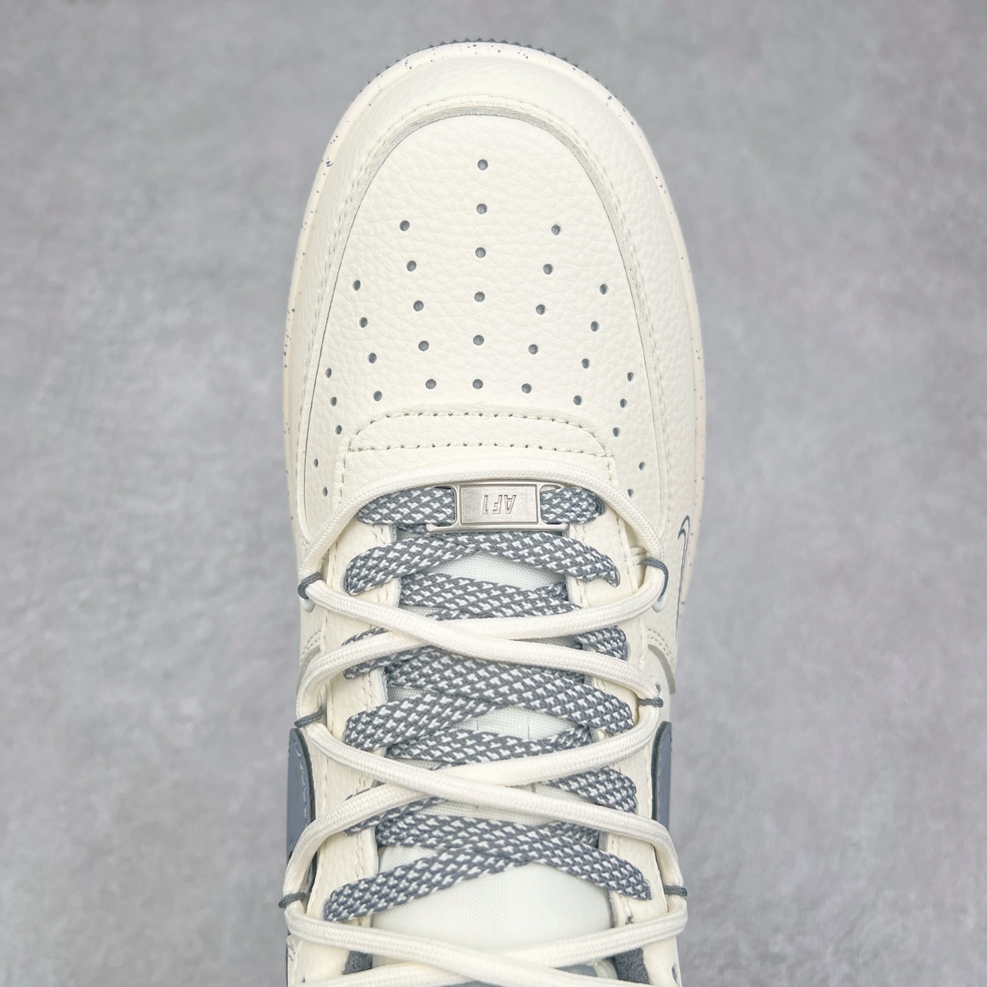 图片[4]-NK Air Force 1´07 Low 空军一号低帮百搭休闲运动板鞋 DM6868-066 柔软、弹性十足的缓震性能和出色的中底设计 横跨复古与现代的外型结合 造就出风靡全球 三十多年的Force 1 直到今天还深受青睐 实拍调校N版已经零色差零失真 百分百还原实物色彩所见即所得 不存在货不对板色差等低级问题 选购参考实物拍摄 不混卖不参货 只用心做好货严格选品 承诺混一赔十 尺码：36 36.5 37.5 38 38.5 39 40 40.5 41 42 42.5 43 44 44.5 45-选品中心