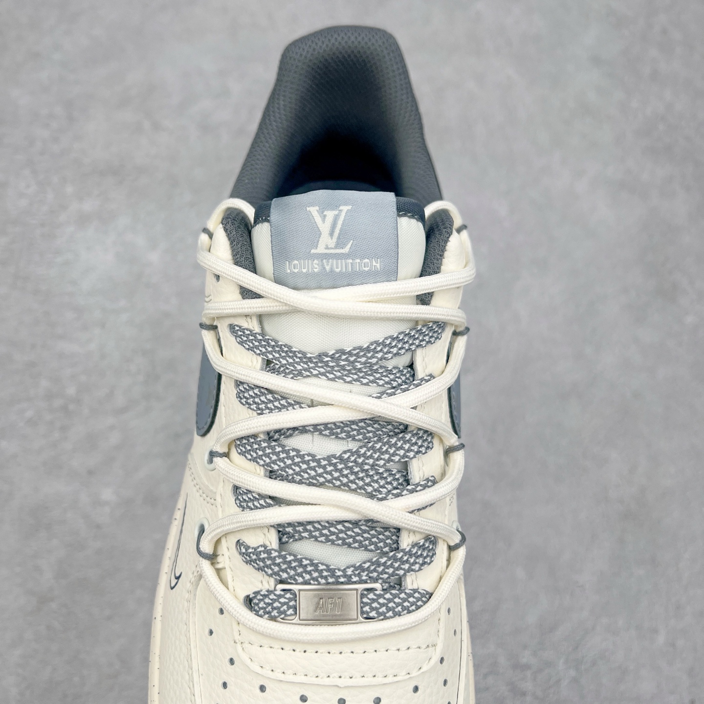 图片[5]-NK Air Force 1´07 Low 空军一号低帮百搭休闲运动板鞋 DM6868-066 柔软、弹性十足的缓震性能和出色的中底设计 横跨复古与现代的外型结合 造就出风靡全球 三十多年的Force 1 直到今天还深受青睐 实拍调校N版已经零色差零失真 百分百还原实物色彩所见即所得 不存在货不对板色差等低级问题 选购参考实物拍摄 不混卖不参货 只用心做好货严格选品 承诺混一赔十 尺码：36 36.5 37.5 38 38.5 39 40 40.5 41 42 42.5 43 44 44.5 45-选品中心