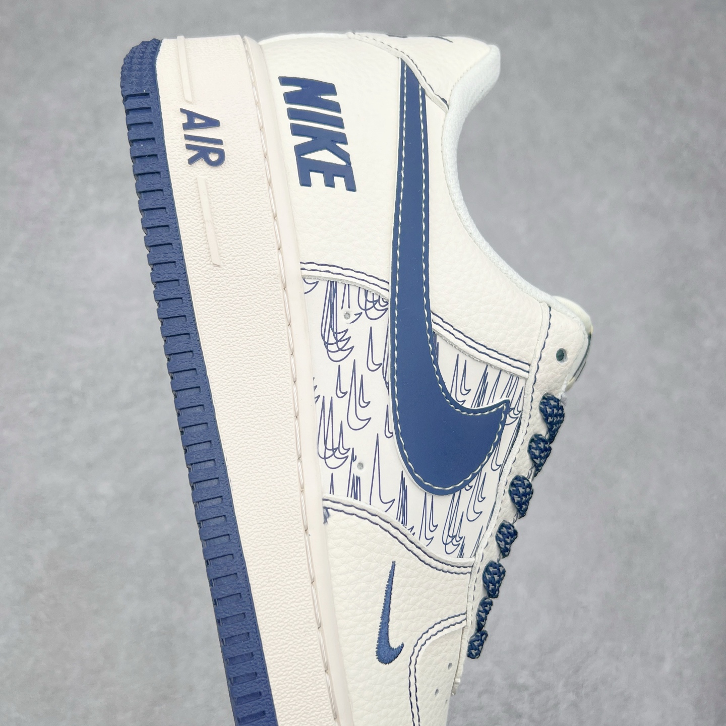 图片[6]-NK Air Force 1´07 Low 空军一号低帮百搭休闲运动板鞋 HH7518-069 柔软、弹性十足的缓震性能和出色的中底设计 横跨复古与现代的外型结合 造就出风靡全球 三十多年的Force 1 直到今天还深受青睐 实拍调校N版已经零色差零失真 百分百还原实物色彩所见即所得 不存在货不对板色差等低级问题 选购参考实物拍摄 不混卖不参货 只用心做好货严格选品 承诺混一赔十 尺码：36 36.5 37.5 38 38.5 39 40 40.5 41 42 42.5 43 44 44.5 45-选品中心