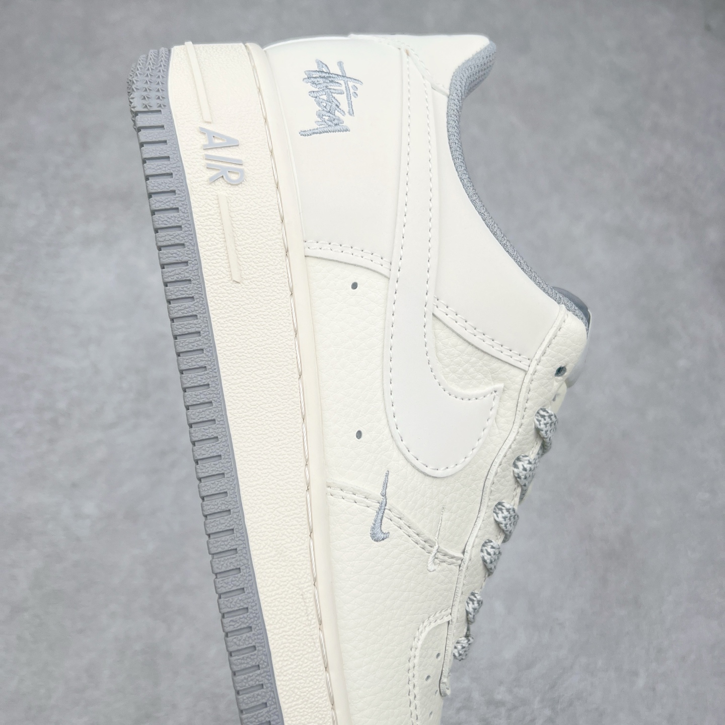 图片[6]-NK Air Force 1´07 Low 空军一号低帮百搭休闲运动板鞋 XZ6188-712 柔软、弹性十足的缓震性能和出色的中底设计 横跨复古与现代的外型结合 造就出风靡全球 三十多年的Force 1 直到今天还深受青睐 实拍调校N版已经零色差零失真 百分百还原实物色彩所见即所得 不存在货不对板色差等低级问题 选购参考实物拍摄 不混卖不参货 只用心做好货严格选品 承诺混一赔十 尺码：36 36.5 37.5 38 38.5 39 40 40.5 41 42 42.5 43 44 44.5 45-选品中心