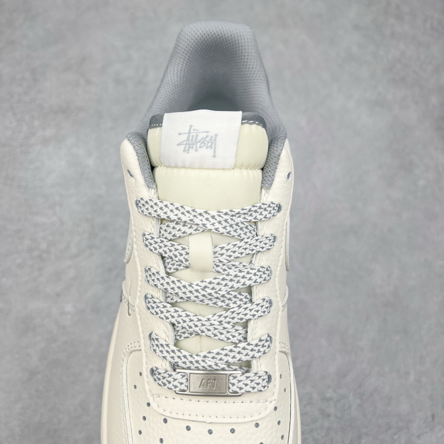 图片[5]-NK Air Force 1´07 Low 空军一号低帮百搭休闲运动板鞋 XZ6188-712 柔软、弹性十足的缓震性能和出色的中底设计 横跨复古与现代的外型结合 造就出风靡全球 三十多年的Force 1 直到今天还深受青睐 实拍调校N版已经零色差零失真 百分百还原实物色彩所见即所得 不存在货不对板色差等低级问题 选购参考实物拍摄 不混卖不参货 只用心做好货严格选品 承诺混一赔十 尺码：36 36.5 37.5 38 38.5 39 40 40.5 41 42 42.5 43 44 44.5 45-选品中心