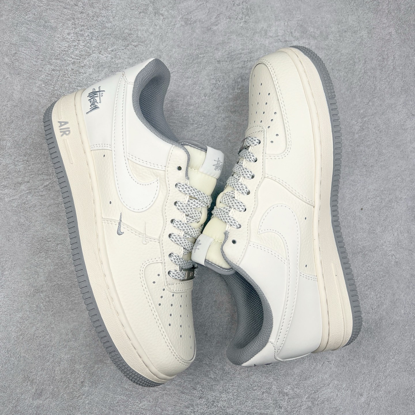 图片[3]-NK Air Force 1´07 Low 空军一号低帮百搭休闲运动板鞋 XZ6188-712 柔软、弹性十足的缓震性能和出色的中底设计 横跨复古与现代的外型结合 造就出风靡全球 三十多年的Force 1 直到今天还深受青睐 实拍调校N版已经零色差零失真 百分百还原实物色彩所见即所得 不存在货不对板色差等低级问题 选购参考实物拍摄 不混卖不参货 只用心做好货严格选品 承诺混一赔十 尺码：36 36.5 37.5 38 38.5 39 40 40.5 41 42 42.5 43 44 44.5 45-选品中心