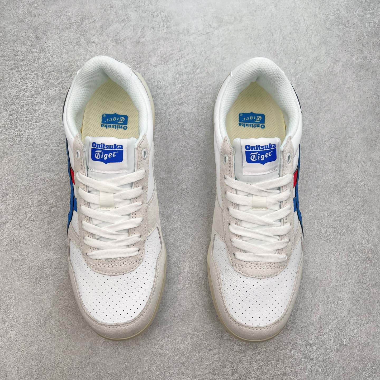 图片[2]-Asics Onitsuka Tiger Ultimate 81 EX 亚瑟士终极系列低帮复古风百搭皮革休闲运动慢跑鞋 采用软质荔枝纹牛培皮鞋面材质 配置OrthoLite鞋垫 轻质Eva缓震组合耐磨橡胶外底 Onitsuka Tiger 鬼塚虎 ULTIMATE 81EX 1183B510 中性款运动鞋 鞋跟底部的缓震孔设计以及TPU后跟保护片强化稳定性 造就合乎新时代高性能运动鞋标准的现代鞋款 牛皮革鞋面 FLYTEFOAM Propel中底增强缓震性与回弹性 鞋跟处采用fuzeGEL缓震胶科技 强化缓震 OrthoLite鞋垫 进一步强化缓震Gel-Kayano超轻量专业运动慢跑鞋 货号：1183B510-103 尺码：36-45-选品中心