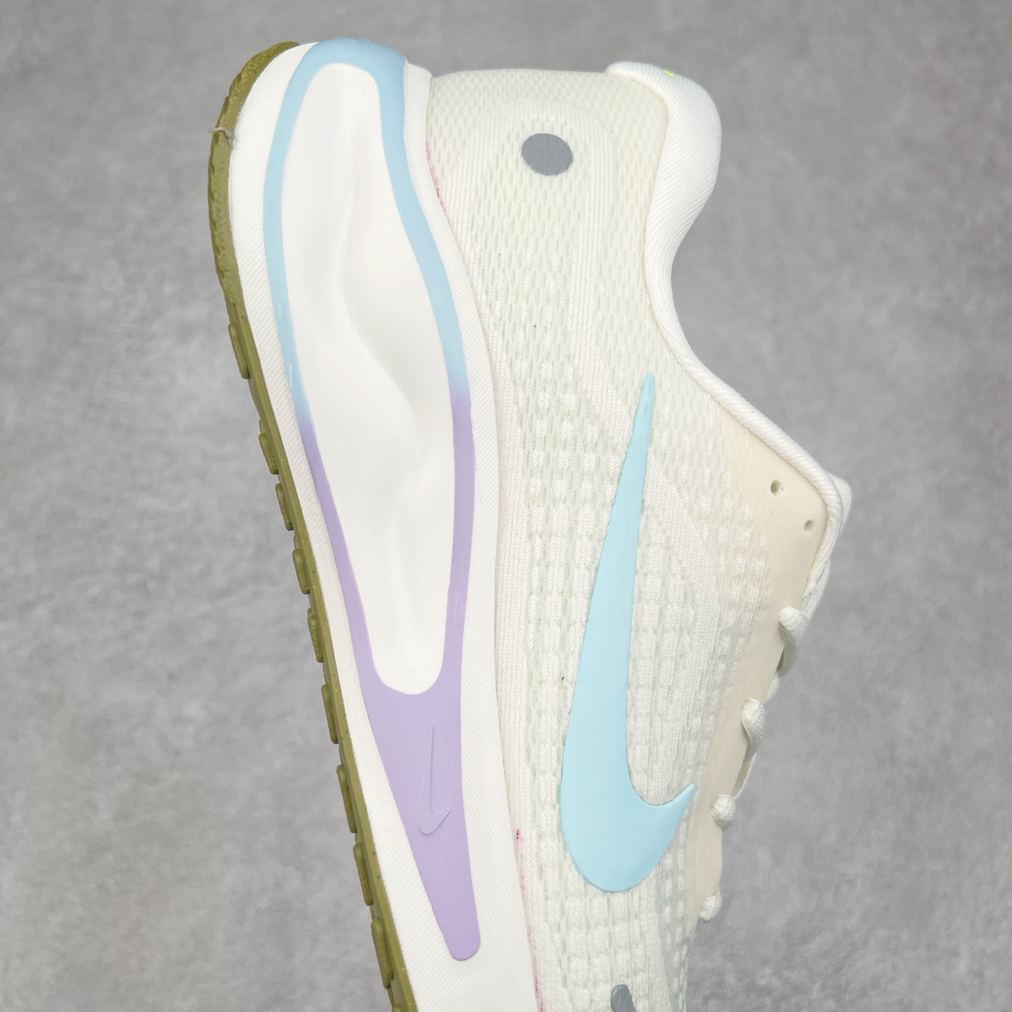 图片[6]-＃纯原福利 NK Journey Run 旅程慢跑系列低帮轻质缓震休闲运动公路跑步鞋 采用科技织法轻盈织物合成鞋面材质 搭载柔软厚实ComfiRide 泡绵缓震组合外置防滑耐磨橡胶底片 穿上 Journey Run 公路跑步鞋 尽情畅跑 享受每一步的风景 搭载柔软厚实的 ComfiRide 泡绵缓震配置 助你征服充满挑战的路面 大步流星 微笑前行 该鞋款舒适非凡 让你爱不释脚 尺码：35.5 36 36.5 37.5 38 38.5 39 40 40.5 41 42 42.5 43 44 44.5 45-选品中心