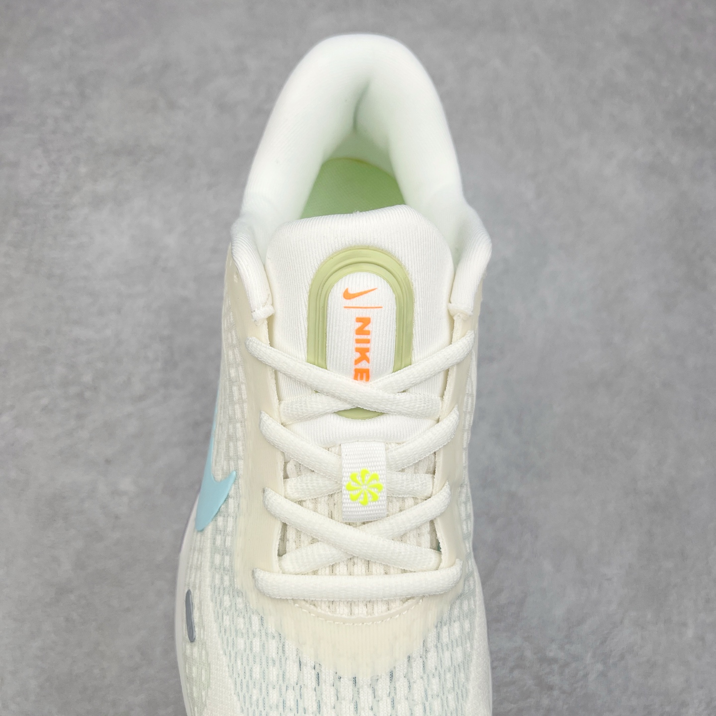 图片[5]-＃纯原福利 NK Journey Run 旅程慢跑系列低帮轻质缓震休闲运动公路跑步鞋 采用科技织法轻盈织物合成鞋面材质 搭载柔软厚实ComfiRide 泡绵缓震组合外置防滑耐磨橡胶底片 穿上 Journey Run 公路跑步鞋 尽情畅跑 享受每一步的风景 搭载柔软厚实的 ComfiRide 泡绵缓震配置 助你征服充满挑战的路面 大步流星 微笑前行 该鞋款舒适非凡 让你爱不释脚 尺码：35.5 36 36.5 37.5 38 38.5 39 40 40.5 41 42 42.5 43 44 44.5 45-选品中心