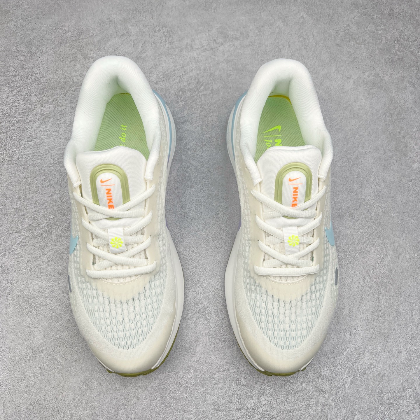 图片[2]-＃纯原福利 NK Journey Run 旅程慢跑系列低帮轻质缓震休闲运动公路跑步鞋 采用科技织法轻盈织物合成鞋面材质 搭载柔软厚实ComfiRide 泡绵缓震组合外置防滑耐磨橡胶底片 穿上 Journey Run 公路跑步鞋 尽情畅跑 享受每一步的风景 搭载柔软厚实的 ComfiRide 泡绵缓震配置 助你征服充满挑战的路面 大步流星 微笑前行 该鞋款舒适非凡 让你爱不释脚 尺码：35.5 36 36.5 37.5 38 38.5 39 40 40.5 41 42 42.5 43 44 44.5 45-选品中心