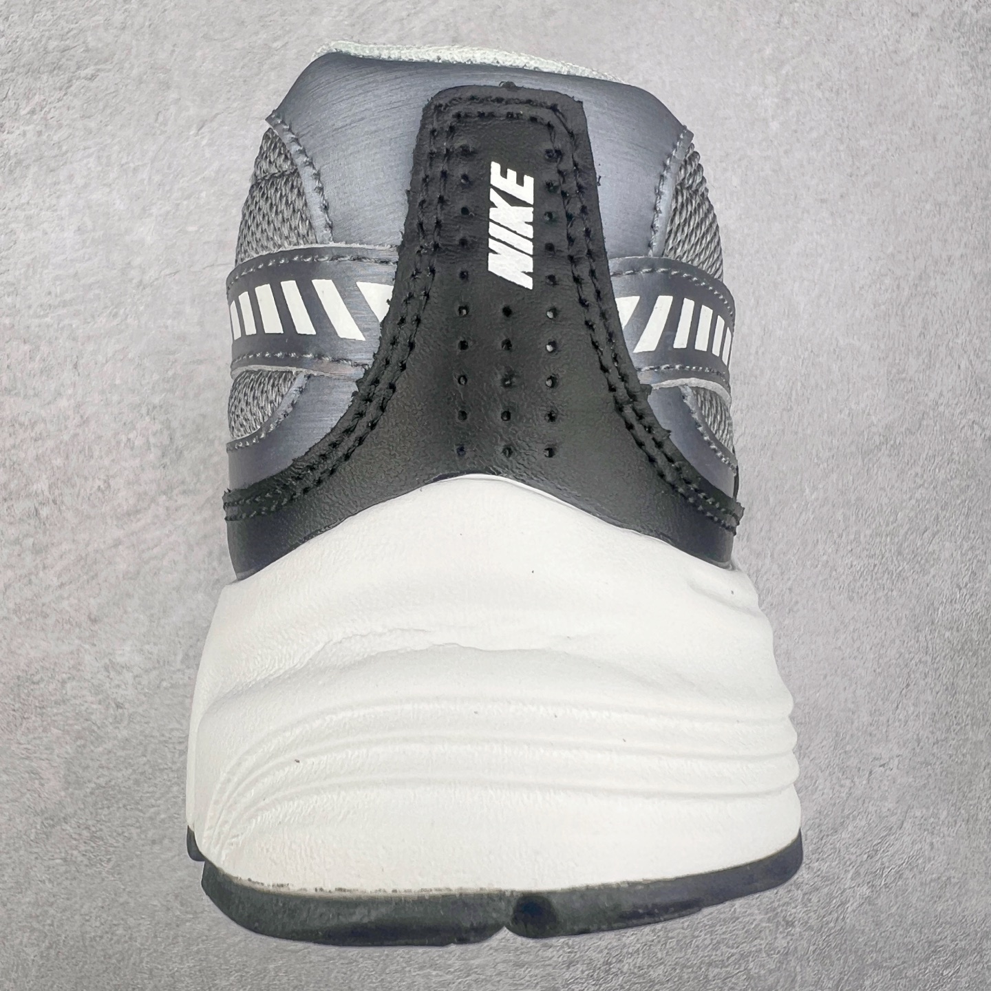 图片[8]-NK Initiator 创始者系列复古老爹鞋运动舒适复古网布合成革减震防滑耐磨低帮休闲跑步鞋 IB3083-001 Ins爆火全新韩系古着风 回味经典 采用透气网眼鞋面和支撑覆盖层 自然运动设计的Phlyon中底用于缓冲 BRS 1000碳橡胶外底具有轻质柔韧性 牵引力和耐用性 尺码：36 36.5 37.5 38 38.5 39 40 40.5 41 42 42.5 43 44 45-选品中心