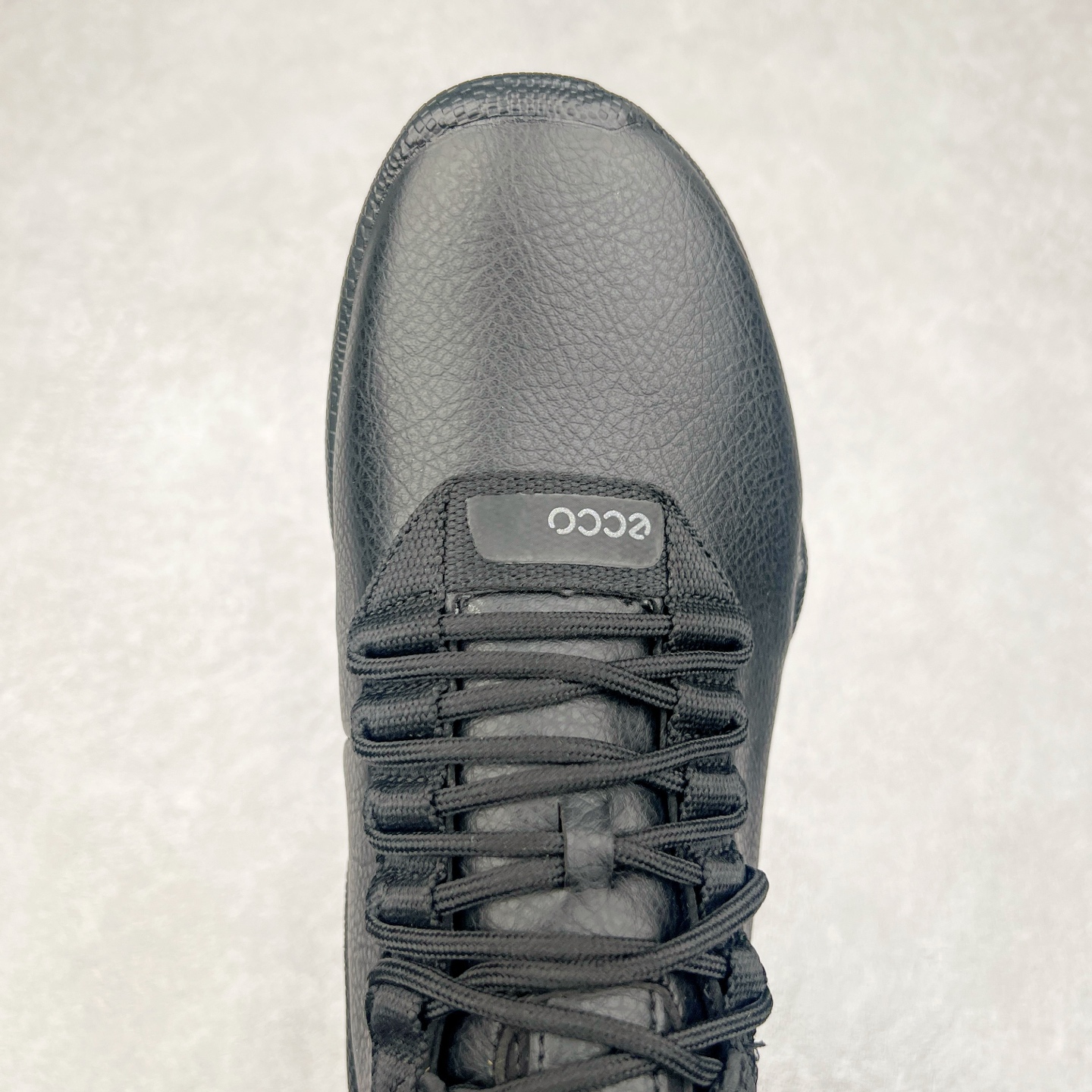 图片[4]-ECCO爱步男士15周年 运动休闲鞋 轻便缓震跑步鞋 健步BIOMC 市面最高版本 甄选优质皮面搭配纺织衬里，脚感柔软舒适，透气不闷脚 鞋舌及鞋垫上的周年LOGO设计 纪念属于BIOM的15载生机之旅 自然律动科技，符合人体工学鞋楦，贴近足部天然形态 直接注塑工艺连接鞋面与鞋底，一体成型，合脚稳固 橡胶外底适应多种形态，抓地耐磨，稳定支撑 都市探索 步履悠然 尺码：39 40 41 42 43 44 （正常码）-选品中心