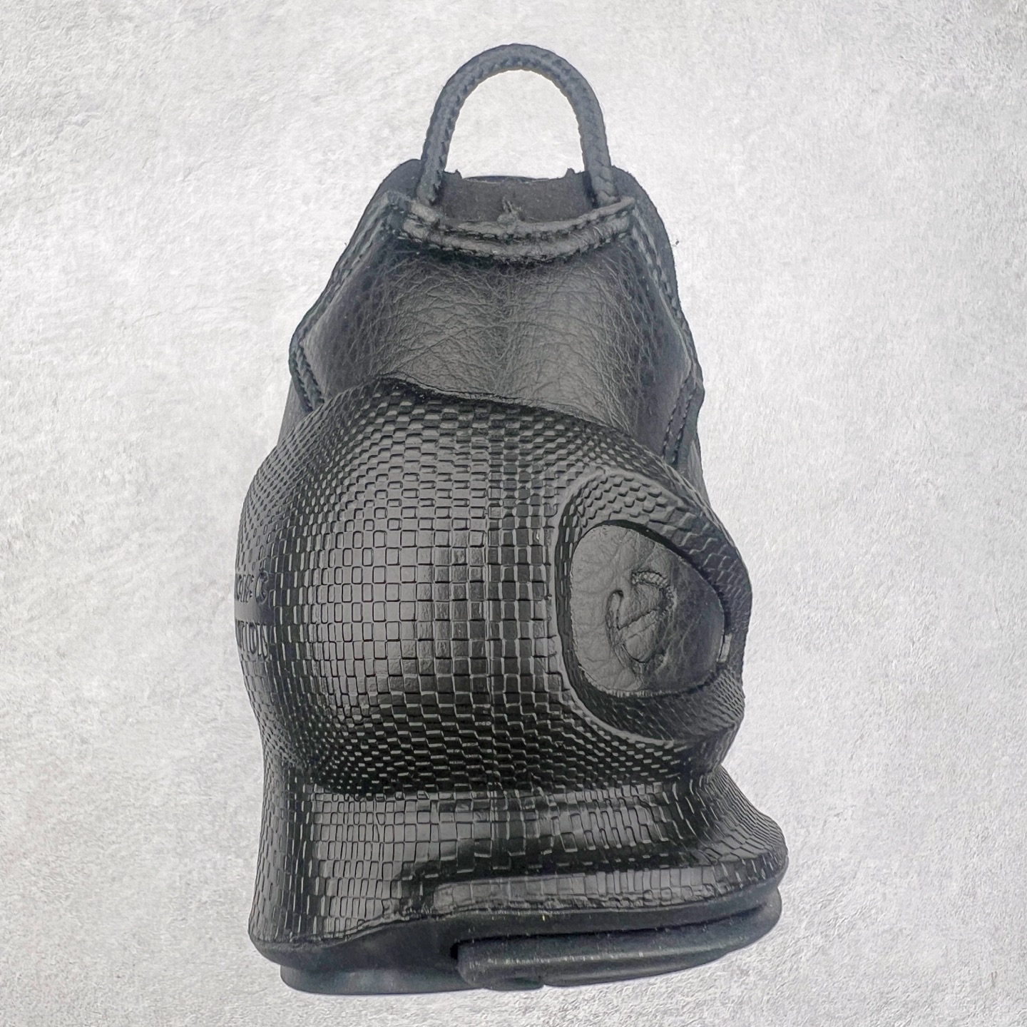 图片[8]-ECCO爱步男士15周年 运动休闲鞋 轻便缓震跑步鞋 健步BIOMC 市面最高版本 甄选优质皮面搭配纺织衬里，脚感柔软舒适，透气不闷脚 鞋舌及鞋垫上的周年LOGO设计 纪念属于BIOM的15载生机之旅 自然律动科技，符合人体工学鞋楦，贴近足部天然形态 直接注塑工艺连接鞋面与鞋底，一体成型，合脚稳固 橡胶外底适应多种形态，抓地耐磨，稳定支撑 都市探索 步履悠然 尺码：39 40 41 42 43 44 （正常码）-选品中心