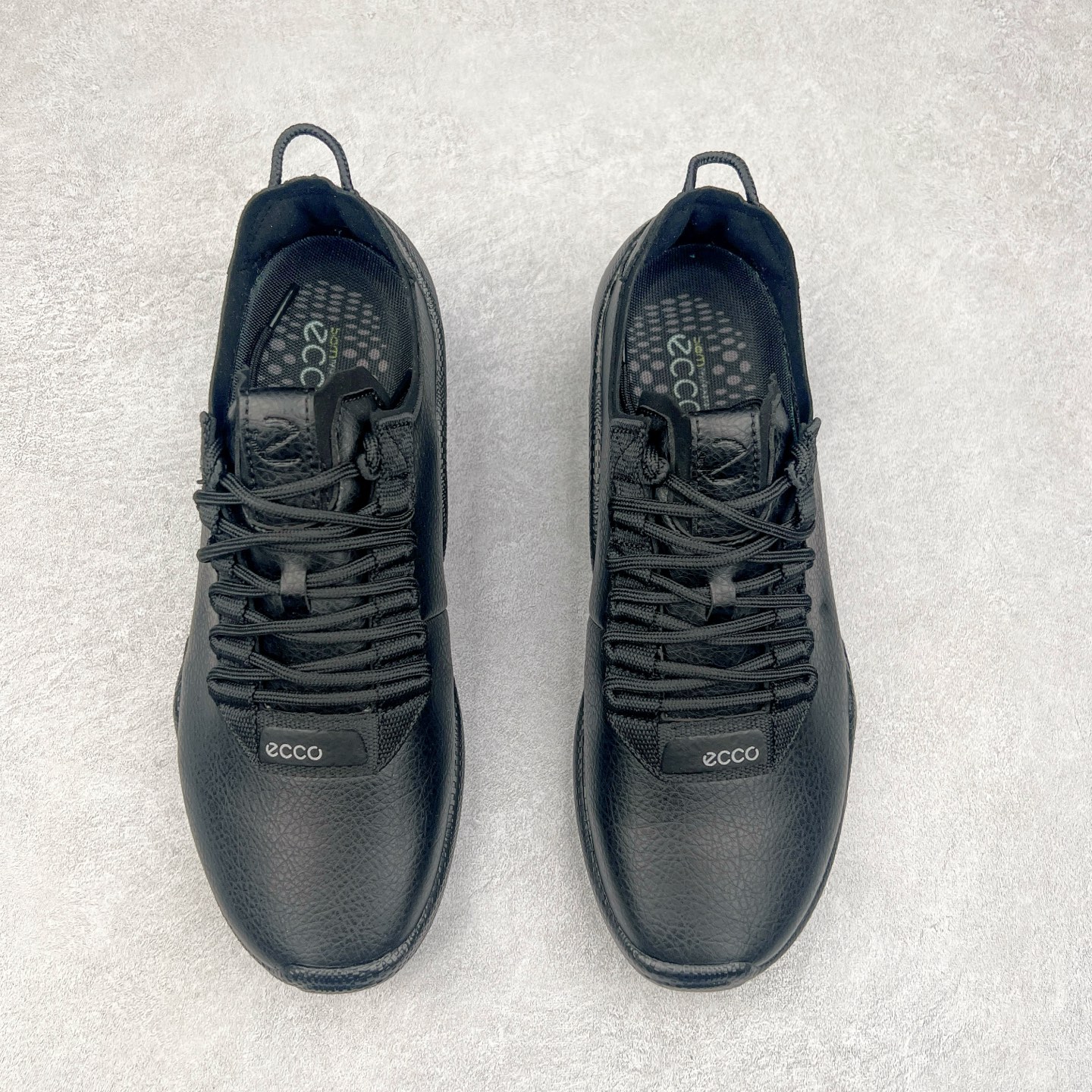 图片[2]-ECCO爱步男士15周年 运动休闲鞋 轻便缓震跑步鞋 健步BIOMC 市面最高版本 甄选优质皮面搭配纺织衬里，脚感柔软舒适，透气不闷脚 鞋舌及鞋垫上的周年LOGO设计 纪念属于BIOM的15载生机之旅 自然律动科技，符合人体工学鞋楦，贴近足部天然形态 直接注塑工艺连接鞋面与鞋底，一体成型，合脚稳固 橡胶外底适应多种形态，抓地耐磨，稳定支撑 都市探索 步履悠然 尺码：39 40 41 42 43 44 （正常码）-选品中心
