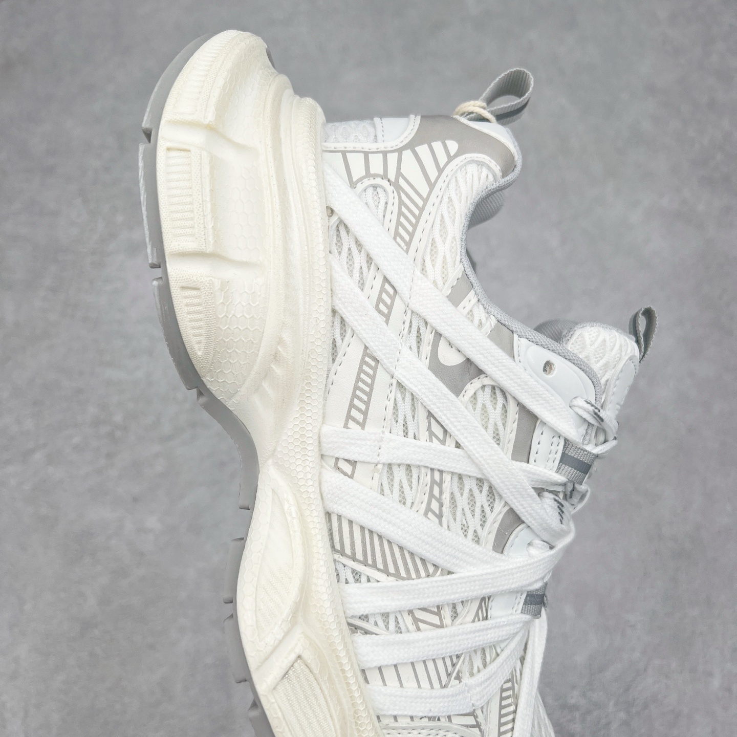 图片[6]-GG-CC Chunky Low 休闲运动老爹鞋 #广东大厂出品 完美细节 25ss早春新款 大长腿 时髦look轻松定格 不费力展现率性氛围 酷帅机能风不规则设计大底 GGcc杏银红色拼色造型设计 轻便舒适百搭 不管怎么搭都敲好看~尺码：35 36 37 38 39 40-选品中心