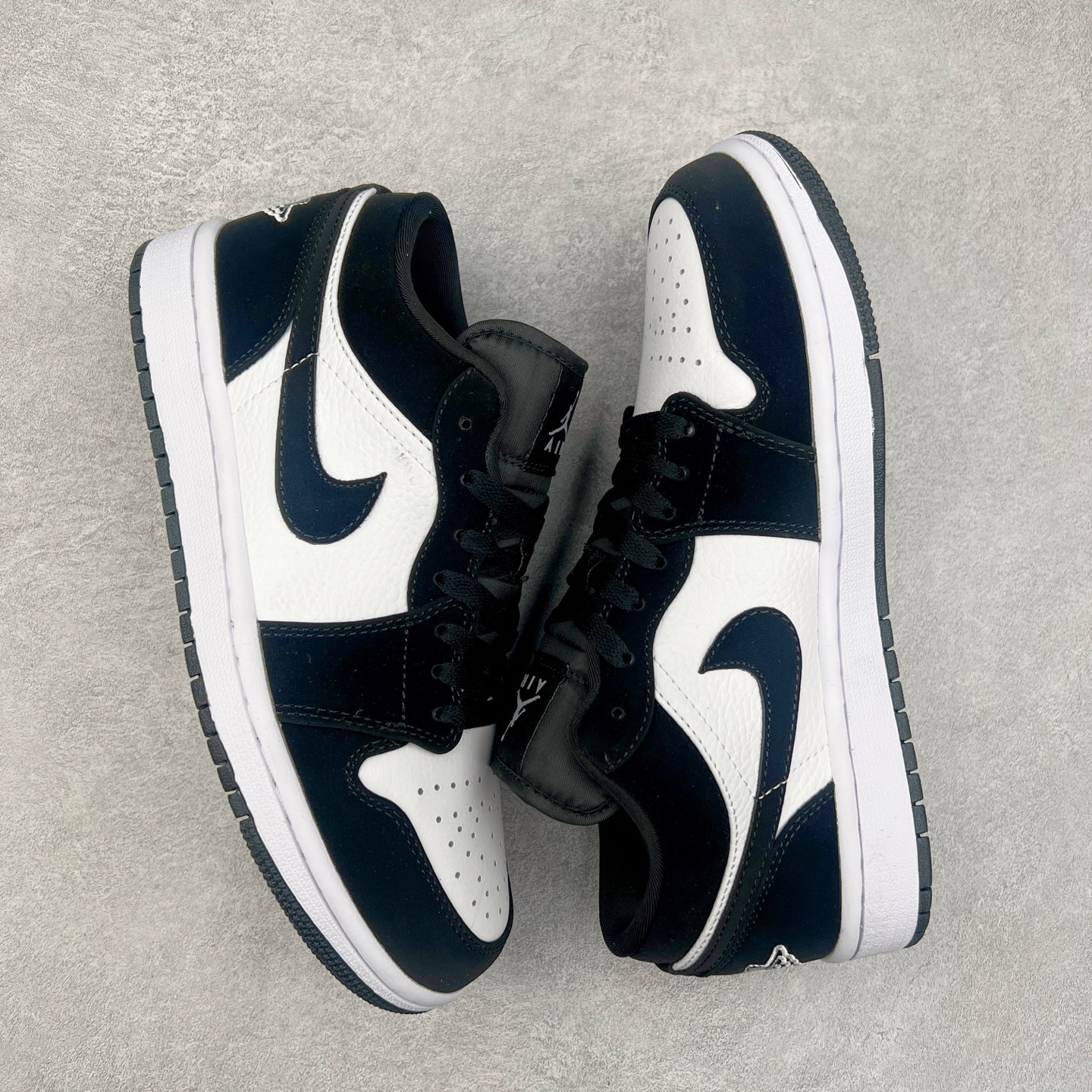 图片[3]-＃福利特价 Air Jordan AJ1 Low 低帮系列 百分百全新货品 零氧化发霉 给足利润空间操作 超乎所想的高性价比 原装楦头纸板开发 完美鞋型 超高清洁度 鞋型不臃肿别扭 原厂内置全掌气垫 A模大底 鞋舌AJ原厂专用牛津布 AJ专用反口珍珠布 原厂无杂质高弹内里海棉 特殊封边弹力鞋带 原鞋开模 拒绝公底 购置公司同步原材料 都有细节原汁原味 忠于原版 尺码：36 36.5 37.5 38 38.5 39 40 40.5 41 42 42.5 43 44 44.5 45 46-选品中心
