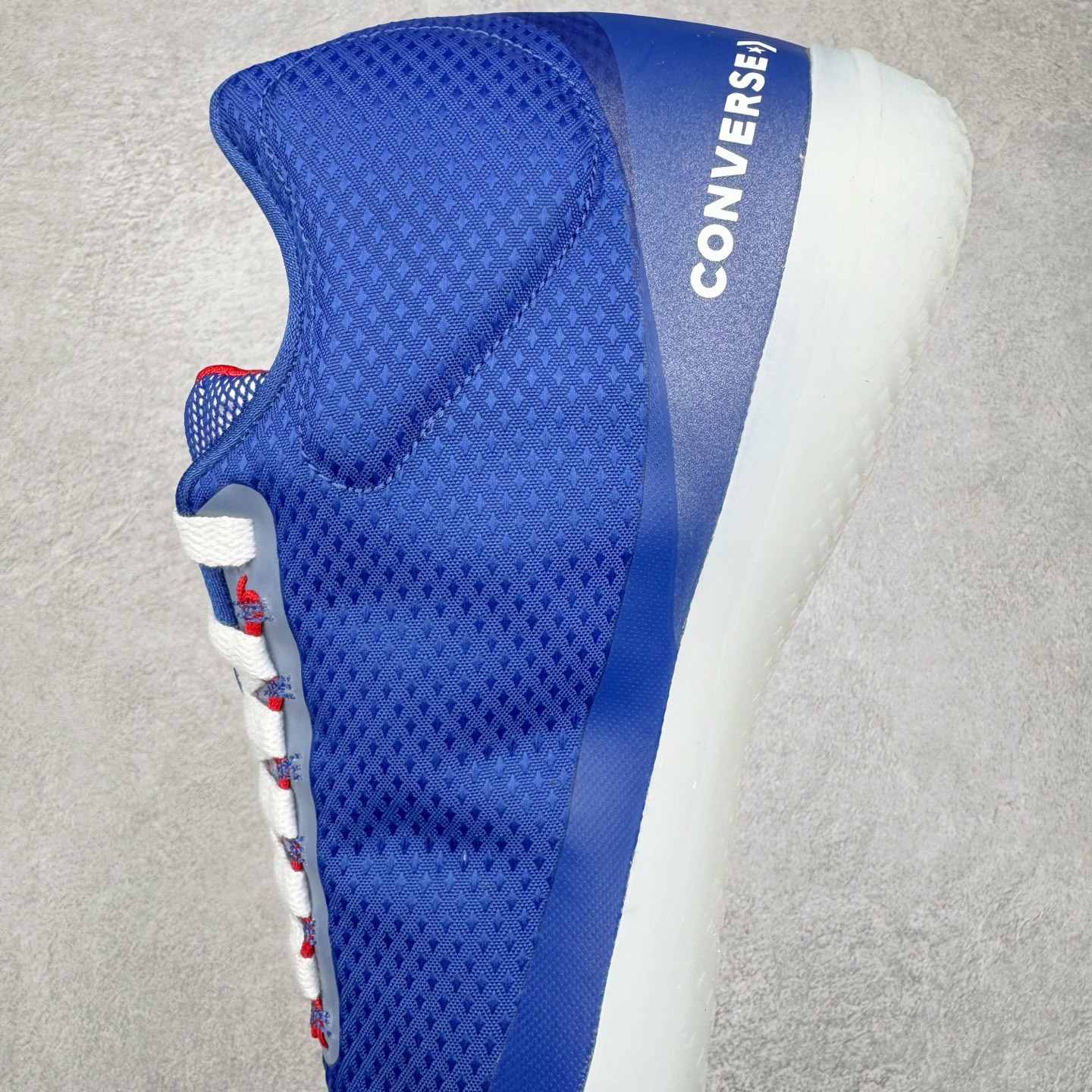 图片[7]-＃K版纯原Converse Chuck Taylor All Star Pro Bb Ox 实战篮球鞋 Converse全新Solstice系列再度迎来新作 此鞋型由Converse与NK传奇篮球产品设计师Eric Avar合作开发而成 All Star Pro BB代Converse设计的演变 并且融入了现代科Quadfit织法的鞋面提供稳定性与包覆NK React内核支撑多次切入与平稳起跳 All Star Pro BB同时也替Kelly Oubre Jr.等个性化球员设计独特配色 全新升级的BB Evo承袭前作嵌入式NIKE React鞋垫 带来轻盈灵活且贴合地面的舒适脚感 重叠模糊的经典星箭标致 营造犀利的速度感 曲面橡胶外底和菱型格状纹路 提供多方位抓地力 你可以在鞋身上发现一些全新的元素 鞋面材质注入更多填充支撑与包裹更加扎实50/50对分的鞋面配色 也更具视觉冲击力 尺码：36 37 37.5 38 38.5 39 40 40.5 41 42 42.5 43 44 44.5 45 46-选品中心