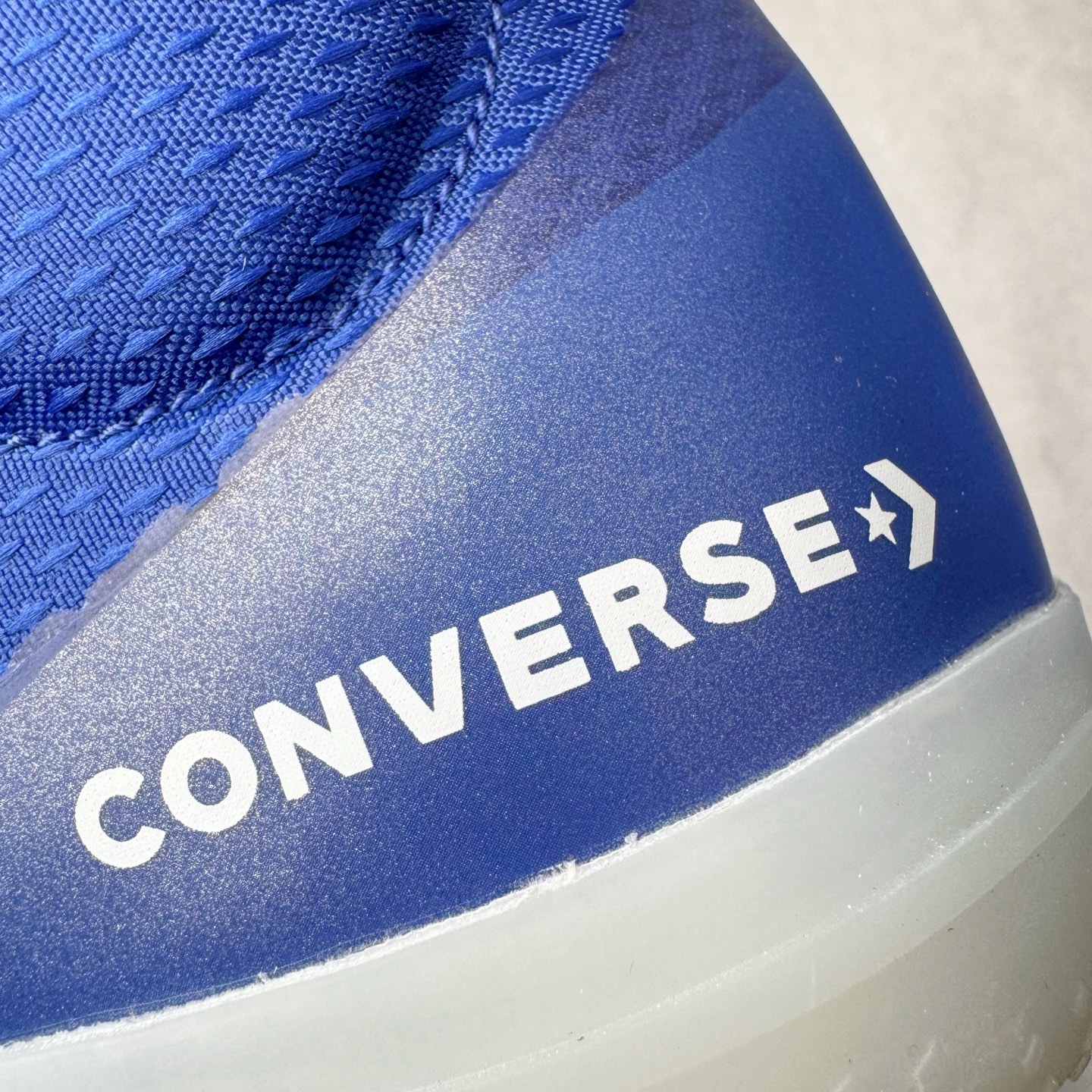 图片[15]-＃K版纯原Converse Chuck Taylor All Star Pro Bb Ox 实战篮球鞋 Converse全新Solstice系列再度迎来新作 此鞋型由Converse与NK传奇篮球产品设计师Eric Avar合作开发而成 All Star Pro BB代Converse设计的演变 并且融入了现代科Quadfit织法的鞋面提供稳定性与包覆NK React内核支撑多次切入与平稳起跳 All Star Pro BB同时也替Kelly Oubre Jr.等个性化球员设计独特配色 全新升级的BB Evo承袭前作嵌入式NIKE React鞋垫 带来轻盈灵活且贴合地面的舒适脚感 重叠模糊的经典星箭标致 营造犀利的速度感 曲面橡胶外底和菱型格状纹路 提供多方位抓地力 你可以在鞋身上发现一些全新的元素 鞋面材质注入更多填充支撑与包裹更加扎实50/50对分的鞋面配色 也更具视觉冲击力 尺码：36 37 37.5 38 38.5 39 40 40.5 41 42 42.5 43 44 44.5 45 46-选品中心