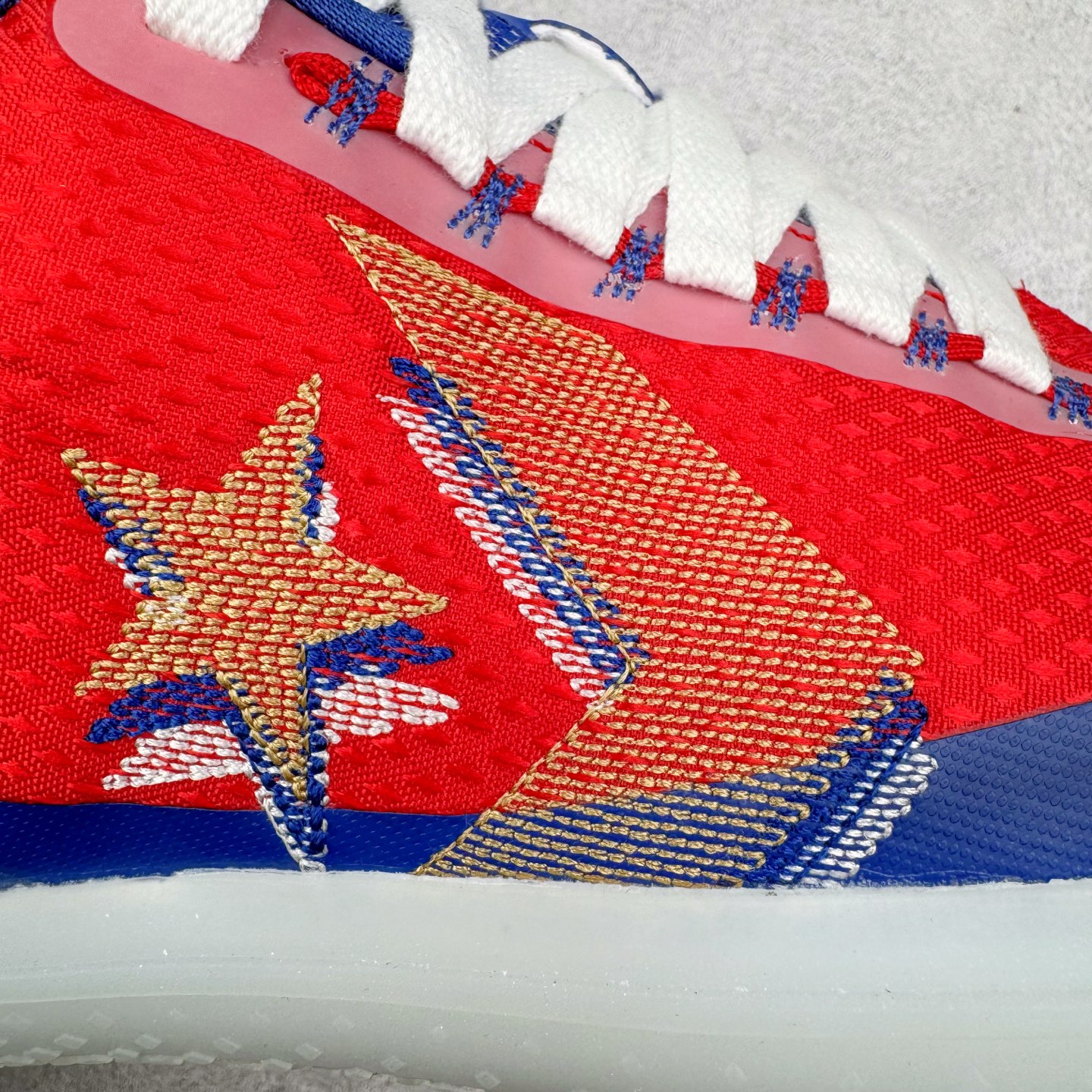 图片[17]-＃K版纯原Converse Chuck Taylor All Star Pro Bb Ox 实战篮球鞋 Converse全新Solstice系列再度迎来新作 此鞋型由Converse与NK传奇篮球产品设计师Eric Avar合作开发而成 All Star Pro BB代Converse设计的演变 并且融入了现代科Quadfit织法的鞋面提供稳定性与包覆NK React内核支撑多次切入与平稳起跳 All Star Pro BB同时也替Kelly Oubre Jr.等个性化球员设计独特配色 全新升级的BB Evo承袭前作嵌入式NIKE React鞋垫 带来轻盈灵活且贴合地面的舒适脚感 重叠模糊的经典星箭标致 营造犀利的速度感 曲面橡胶外底和菱型格状纹路 提供多方位抓地力 你可以在鞋身上发现一些全新的元素 鞋面材质注入更多填充支撑与包裹更加扎实50/50对分的鞋面配色 也更具视觉冲击力 尺码：36 37 37.5 38 38.5 39 40 40.5 41 42 42.5 43 44 44.5 45 46-选品中心