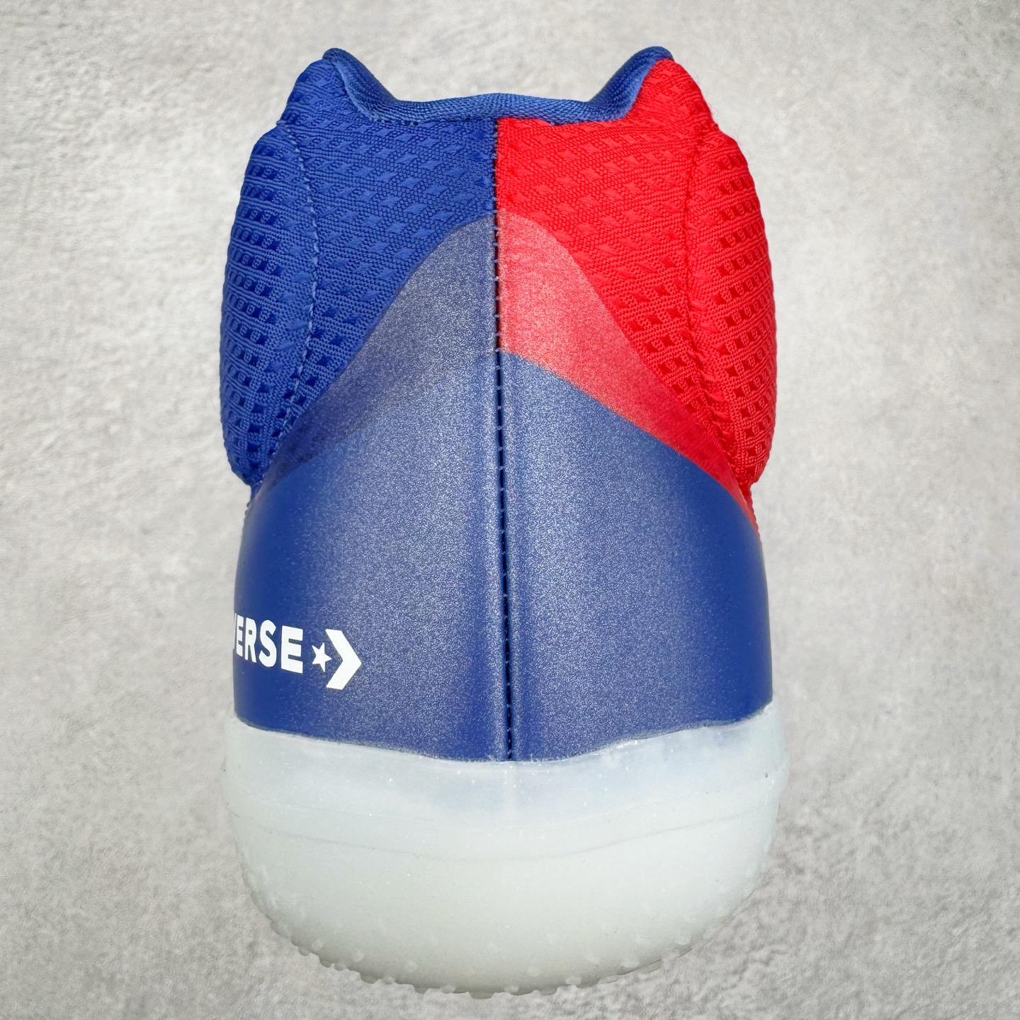 图片[8]-＃K版纯原Converse Chuck Taylor All Star Pro Bb Ox 实战篮球鞋 Converse全新Solstice系列再度迎来新作 此鞋型由Converse与NK传奇篮球产品设计师Eric Avar合作开发而成 All Star Pro BB代Converse设计的演变 并且融入了现代科Quadfit织法的鞋面提供稳定性与包覆NK React内核支撑多次切入与平稳起跳 All Star Pro BB同时也替Kelly Oubre Jr.等个性化球员设计独特配色 全新升级的BB Evo承袭前作嵌入式NIKE React鞋垫 带来轻盈灵活且贴合地面的舒适脚感 重叠模糊的经典星箭标致 营造犀利的速度感 曲面橡胶外底和菱型格状纹路 提供多方位抓地力 你可以在鞋身上发现一些全新的元素 鞋面材质注入更多填充支撑与包裹更加扎实50/50对分的鞋面配色 也更具视觉冲击力 尺码：36 37 37.5 38 38.5 39 40 40.5 41 42 42.5 43 44 44.5 45 46-选品中心