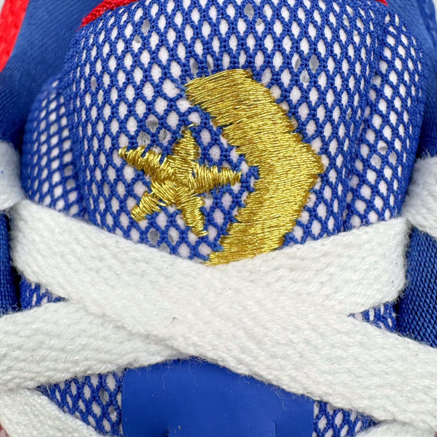 图片[13]-＃K版纯原Converse Chuck Taylor All Star Pro Bb Ox 实战篮球鞋 Converse全新Solstice系列再度迎来新作 此鞋型由Converse与NK传奇篮球产品设计师Eric Avar合作开发而成 All Star Pro BB代Converse设计的演变 并且融入了现代科Quadfit织法的鞋面提供稳定性与包覆NK React内核支撑多次切入与平稳起跳 All Star Pro BB同时也替Kelly Oubre Jr.等个性化球员设计独特配色 全新升级的BB Evo承袭前作嵌入式NIKE React鞋垫 带来轻盈灵活且贴合地面的舒适脚感 重叠模糊的经典星箭标致 营造犀利的速度感 曲面橡胶外底和菱型格状纹路 提供多方位抓地力 你可以在鞋身上发现一些全新的元素 鞋面材质注入更多填充支撑与包裹更加扎实50/50对分的鞋面配色 也更具视觉冲击力 尺码：36 37 37.5 38 38.5 39 40 40.5 41 42 42.5 43 44 44.5 45 46-选品中心