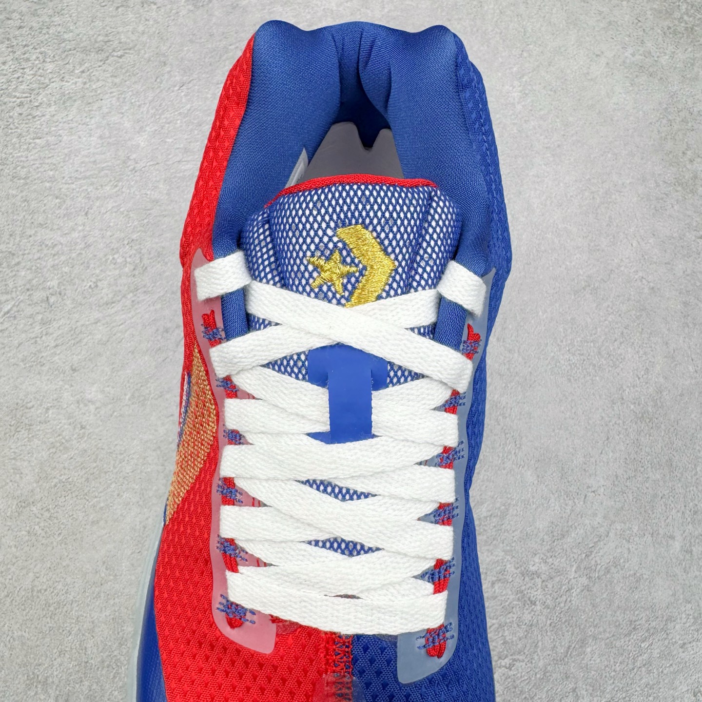 图片[5]-＃K版纯原Converse Chuck Taylor All Star Pro Bb Ox 实战篮球鞋 Converse全新Solstice系列再度迎来新作 此鞋型由Converse与NK传奇篮球产品设计师Eric Avar合作开发而成 All Star Pro BB代Converse设计的演变 并且融入了现代科Quadfit织法的鞋面提供稳定性与包覆NK React内核支撑多次切入与平稳起跳 All Star Pro BB同时也替Kelly Oubre Jr.等个性化球员设计独特配色 全新升级的BB Evo承袭前作嵌入式NIKE React鞋垫 带来轻盈灵活且贴合地面的舒适脚感 重叠模糊的经典星箭标致 营造犀利的速度感 曲面橡胶外底和菱型格状纹路 提供多方位抓地力 你可以在鞋身上发现一些全新的元素 鞋面材质注入更多填充支撑与包裹更加扎实50/50对分的鞋面配色 也更具视觉冲击力 尺码：36 37 37.5 38 38.5 39 40 40.5 41 42 42.5 43 44 44.5 45 46-选品中心