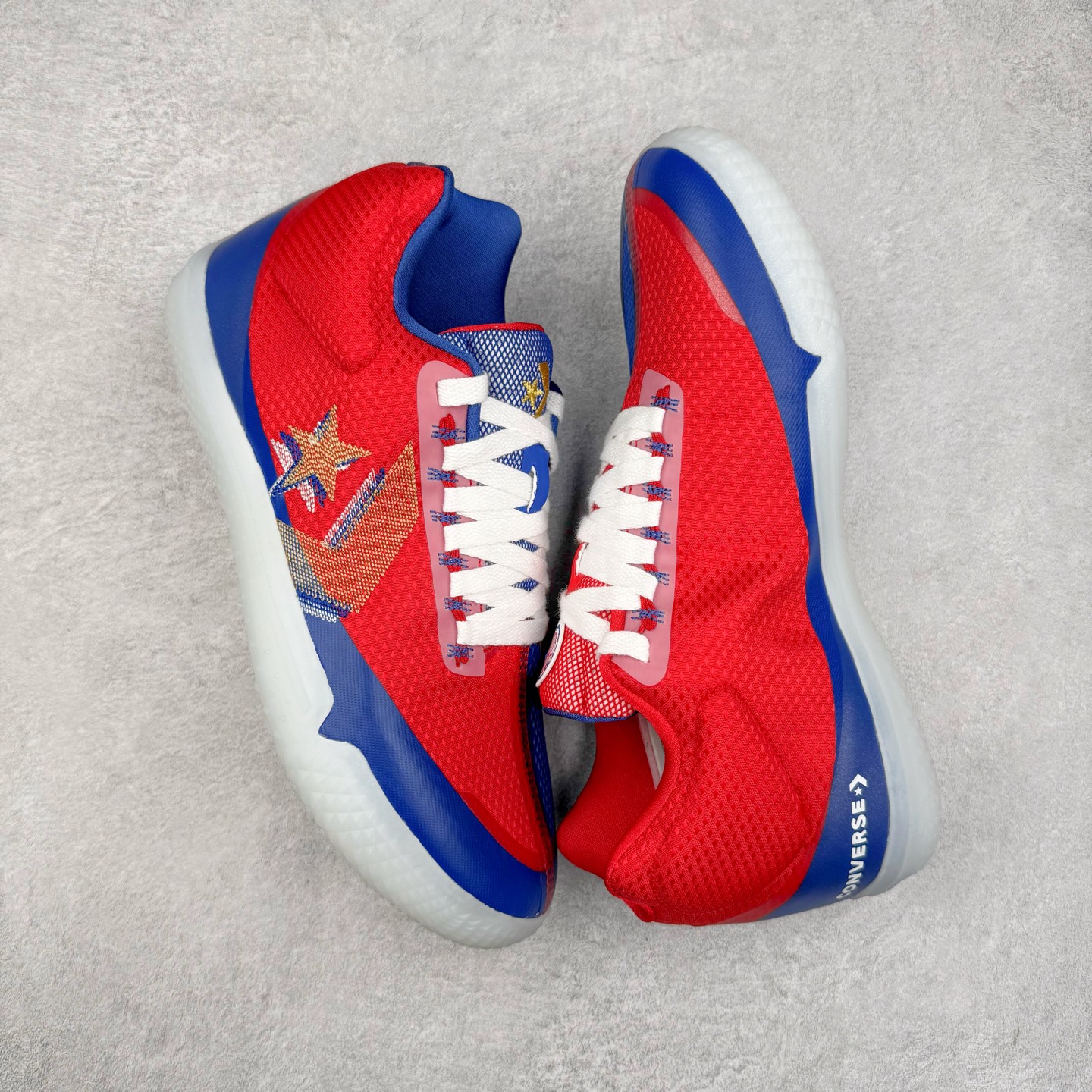 图片[3]-＃K版纯原Converse Chuck Taylor All Star Pro Bb Ox 实战篮球鞋 Converse全新Solstice系列再度迎来新作 此鞋型由Converse与NK传奇篮球产品设计师Eric Avar合作开发而成 All Star Pro BB代Converse设计的演变 并且融入了现代科Quadfit织法的鞋面提供稳定性与包覆NK React内核支撑多次切入与平稳起跳 All Star Pro BB同时也替Kelly Oubre Jr.等个性化球员设计独特配色 全新升级的BB Evo承袭前作嵌入式NIKE React鞋垫 带来轻盈灵活且贴合地面的舒适脚感 重叠模糊的经典星箭标致 营造犀利的速度感 曲面橡胶外底和菱型格状纹路 提供多方位抓地力 你可以在鞋身上发现一些全新的元素 鞋面材质注入更多填充支撑与包裹更加扎实50/50对分的鞋面配色 也更具视觉冲击力 尺码：36 37 37.5 38 38.5 39 40 40.5 41 42 42.5 43 44 44.5 45 46-选品中心