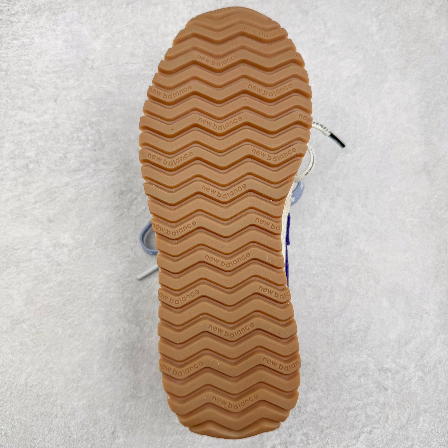 图片[9]-＃M纯原 New Balance U471AA NB新百伦织物牛剖层革春夏薄底鞋防滑耐磨平衡轻便低帮生活休闲鞋 原档数据独立私模大底 唯一正确三层组合大底 特高弹切片加持 百分百还原原鞋脚感 NB市场最强产物 防伪原标全套原楦原纸板原厂数据开发 全鞋电脑针车加持 原厂网布 原装进口头层翻毛皮料正确绒感卡色 正确中底拉帮中底网布细节 匠心打造 耗时两个月开发完成 工艺极其复杂难度可想而知 高端零售专供产物 尺码：36 37 37.5 38 38.5 39.5 40 40.5 41.5 42 42.5 43 44 44.5 45 45.5 46.5 47-选品中心