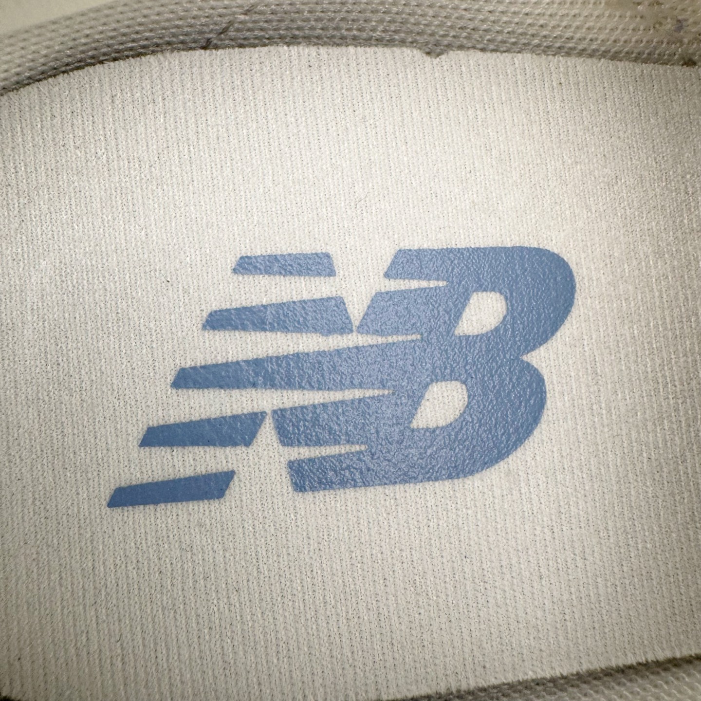 图片[13]-＃M纯原 New Balance U471AA NB新百伦织物牛剖层革春夏薄底鞋防滑耐磨平衡轻便低帮生活休闲鞋 原档数据独立私模大底 唯一正确三层组合大底 特高弹切片加持 百分百还原原鞋脚感 NB市场最强产物 防伪原标全套原楦原纸板原厂数据开发 全鞋电脑针车加持 原厂网布 原装进口头层翻毛皮料正确绒感卡色 正确中底拉帮中底网布细节 匠心打造 耗时两个月开发完成 工艺极其复杂难度可想而知 高端零售专供产物 尺码：36 37 37.5 38 38.5 39.5 40 40.5 41.5 42 42.5 43 44 44.5 45 45.5 46.5 47-选品中心