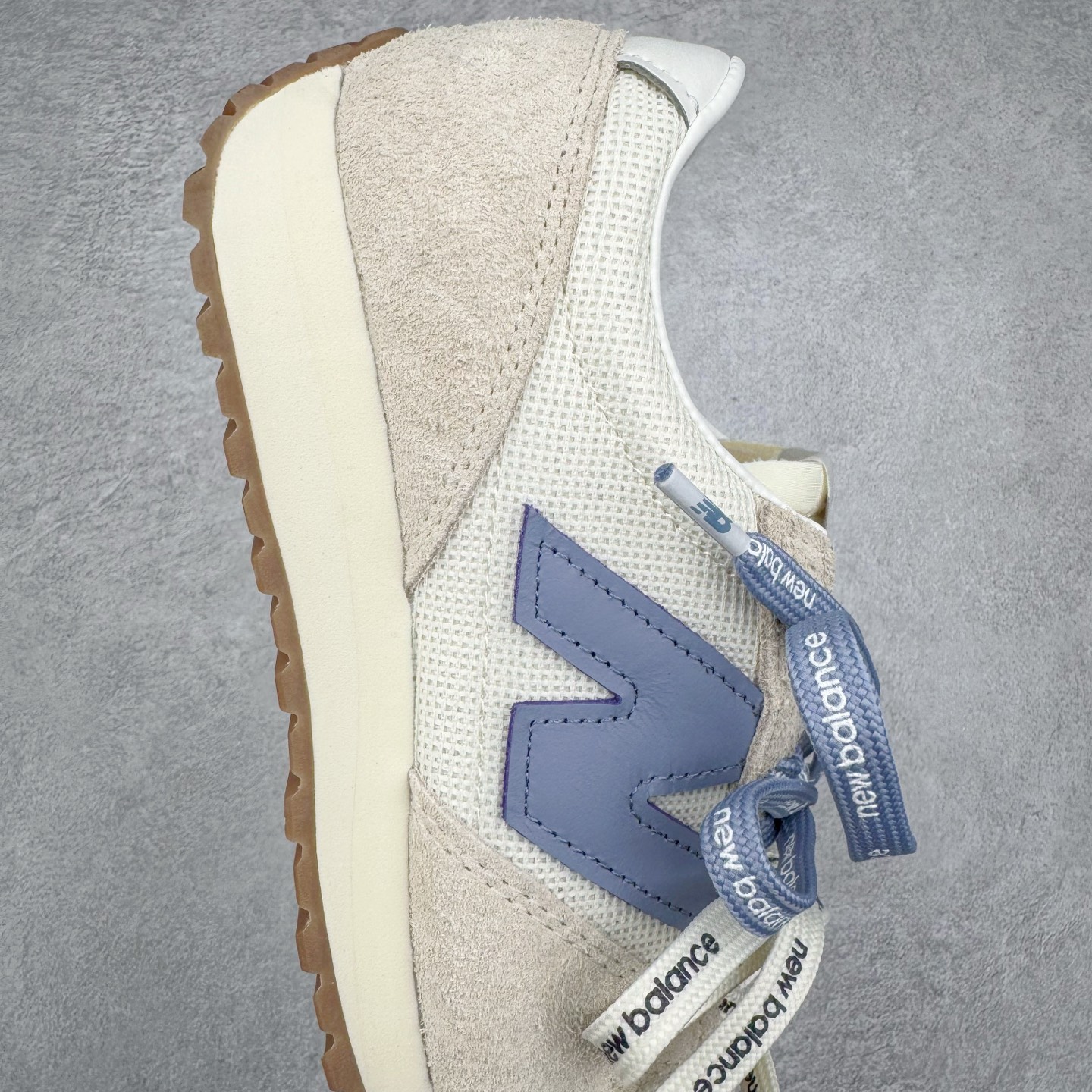 图片[6]-＃M纯原 New Balance U471AA NB新百伦织物牛剖层革春夏薄底鞋防滑耐磨平衡轻便低帮生活休闲鞋 原档数据独立私模大底 唯一正确三层组合大底 特高弹切片加持 百分百还原原鞋脚感 NB市场最强产物 防伪原标全套原楦原纸板原厂数据开发 全鞋电脑针车加持 原厂网布 原装进口头层翻毛皮料正确绒感卡色 正确中底拉帮中底网布细节 匠心打造 耗时两个月开发完成 工艺极其复杂难度可想而知 高端零售专供产物 尺码：36 37 37.5 38 38.5 39.5 40 40.5 41.5 42 42.5 43 44 44.5 45 45.5 46.5 47-选品中心