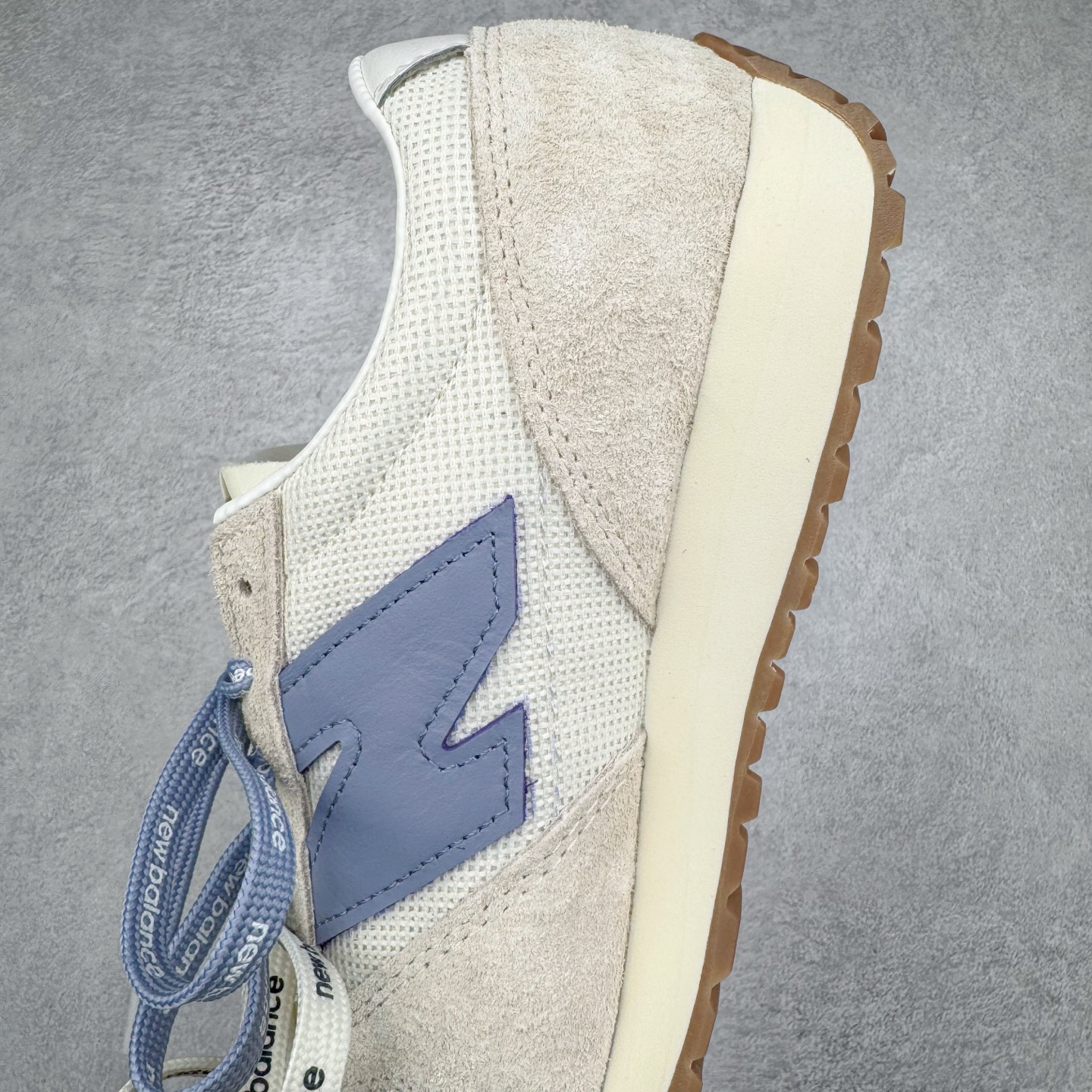 图片[7]-＃M纯原 New Balance U471AA NB新百伦织物牛剖层革春夏薄底鞋防滑耐磨平衡轻便低帮生活休闲鞋 原档数据独立私模大底 唯一正确三层组合大底 特高弹切片加持 百分百还原原鞋脚感 NB市场最强产物 防伪原标全套原楦原纸板原厂数据开发 全鞋电脑针车加持 原厂网布 原装进口头层翻毛皮料正确绒感卡色 正确中底拉帮中底网布细节 匠心打造 耗时两个月开发完成 工艺极其复杂难度可想而知 高端零售专供产物 尺码：36 37 37.5 38 38.5 39.5 40 40.5 41.5 42 42.5 43 44 44.5 45 45.5 46.5 47-选品中心