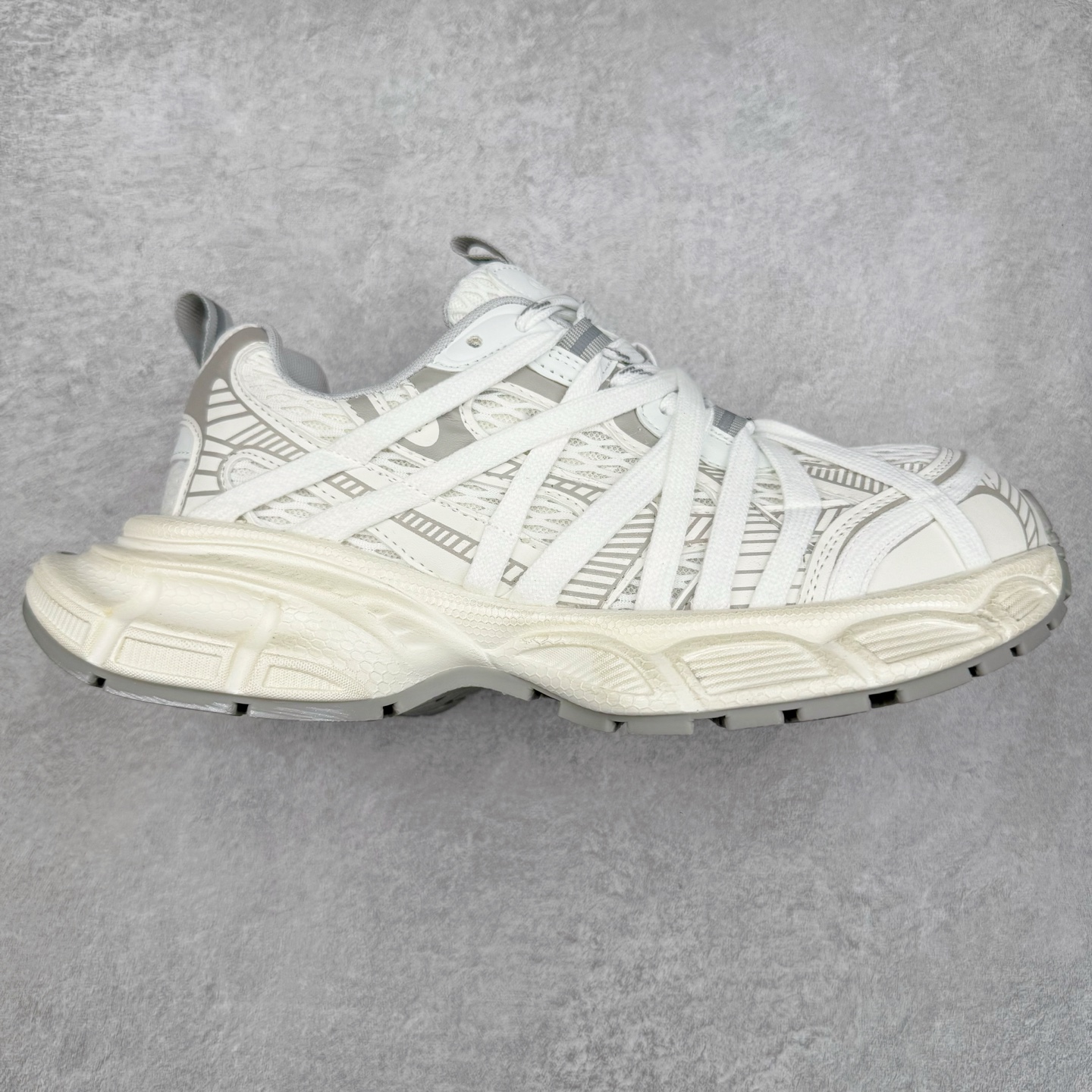 GG-CC Chunky Low 休闲运动老爹鞋 #广东大厂出品 完美细节 25ss早春新款 大长腿 时髦look轻松定格 不费力展现率性氛围 酷帅机能风不规则设计大底 GGcc杏银红色拼色造型设计 轻便舒适百搭 不管怎么搭都敲好看~尺码：35 36 37 38 39 40-选品中心