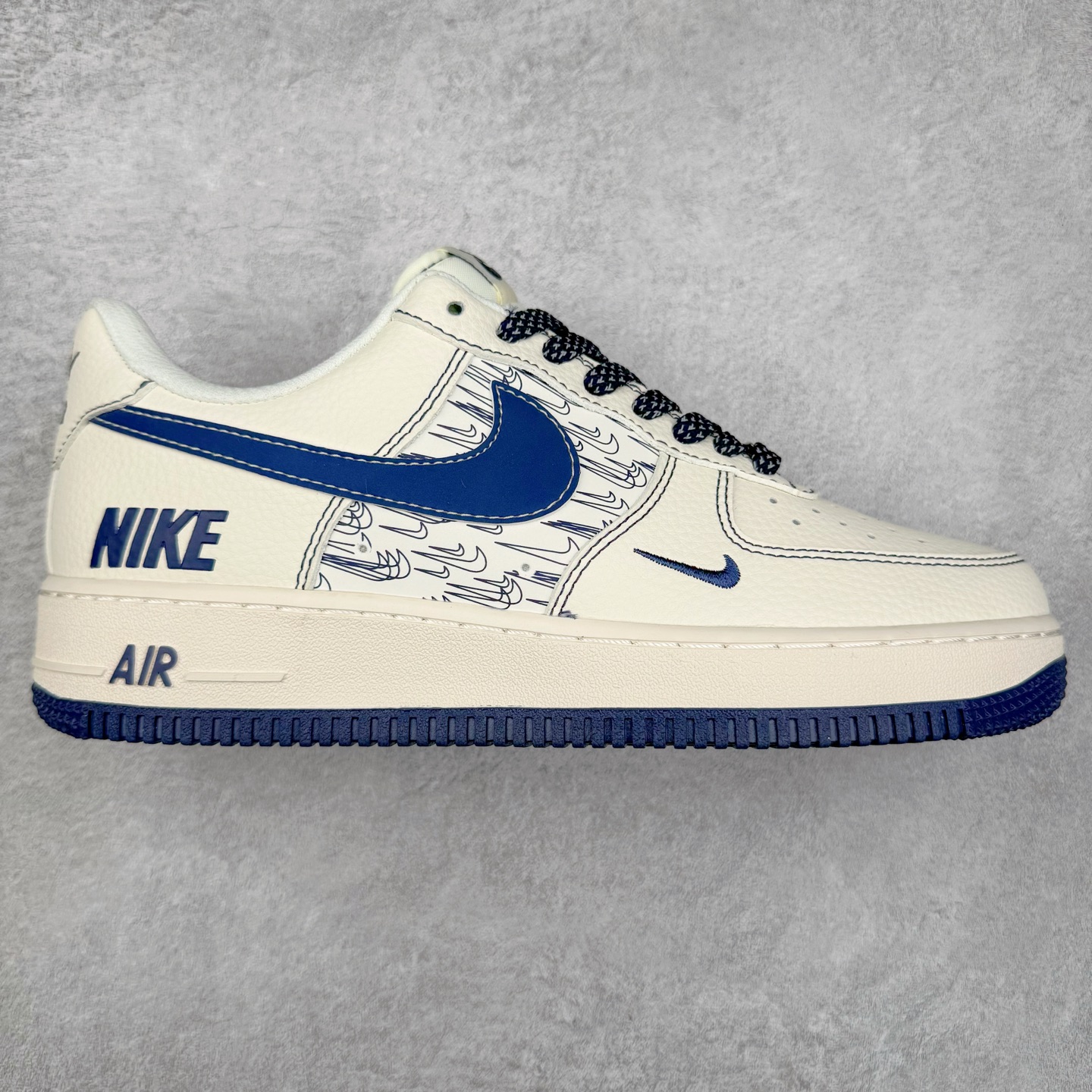 NK Air Force 1´07 Low 空军一号低帮百搭休闲运动板鞋 HH7518-069 柔软、弹性十足的缓震性能和出色的中底设计 横跨复古与现代的外型结合 造就出风靡全球 三十多年的Force 1 直到今天还深受青睐 实拍调校N版已经零色差零失真 百分百还原实物色彩所见即所得 不存在货不对板色差等低级问题 选购参考实物拍摄 不混卖不参货 只用心做好货严格选品 承诺混一赔十 尺码：36 36.5 37.5 38 38.5 39 40 40.5 41 42 42.5 43 44 44.5 45-选品中心