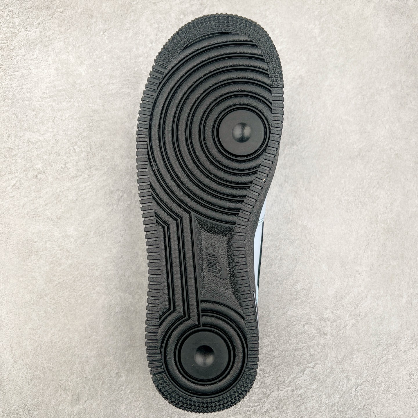 图片[9]-NK Air Force 1´07 Low 空军一号低帮百搭休闲运动板鞋 ZH0316-067 柔软、弹性十足的缓震性能和出色的中底设计 横跨复古与现代的外型结合 造就出风靡全球 三十多年的Force 1 直到今天还深受青睐 实拍调校N版已经零色差零失真 百分百还原实物色彩所见即所得 不存在货不对板色差等低级问题 选购参考实物拍摄 不混卖不参货 只用心做好货严格选品 承诺混一赔十 尺码：36 36.5 37.5 38 38.5 39 40 40.5 41 42 42.5 43 44 44.5 45-选品中心