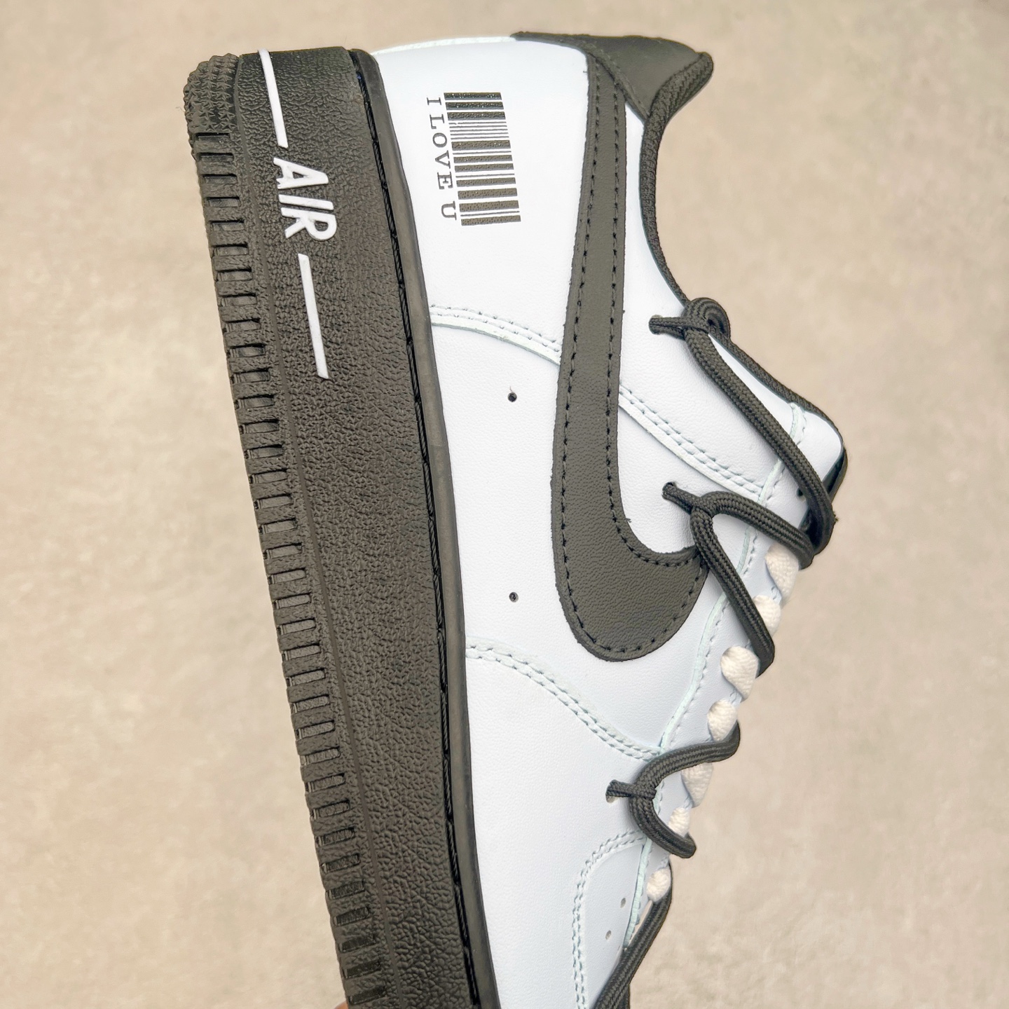 图片[6]-NK Air Force 1´07 Low 空军一号低帮百搭休闲运动板鞋 ZH0316-067 柔软、弹性十足的缓震性能和出色的中底设计 横跨复古与现代的外型结合 造就出风靡全球 三十多年的Force 1 直到今天还深受青睐 实拍调校N版已经零色差零失真 百分百还原实物色彩所见即所得 不存在货不对板色差等低级问题 选购参考实物拍摄 不混卖不参货 只用心做好货严格选品 承诺混一赔十 尺码：36 36.5 37.5 38 38.5 39 40 40.5 41 42 42.5 43 44 44.5 45-选品中心