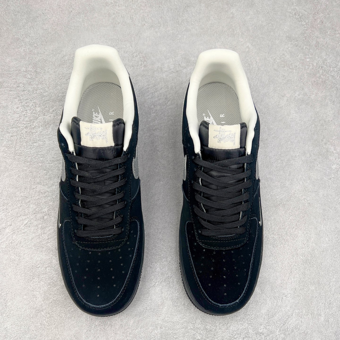 图片[2]-NK Air Force 1´07 Low 空军一号低帮百搭休闲运动板鞋 DF0188-043 柔软、弹性十足的缓震性能和出色的中底设计 横跨复古与现代的外型结合 造就出风靡全球 三十多年的Force 1 直到今天还深受青睐 实拍调校N版已经零色差零失真 百分百还原实物色彩所见即所得 不存在货不对板色差等低级问题 选购参考实物拍摄 不混卖不参货 只用心做好货严格选品 承诺混一赔十 尺码：36 36.5 37.5 38 38.5 39 40 40.5 41 42 42.5 43 44 44.5 45-选品中心