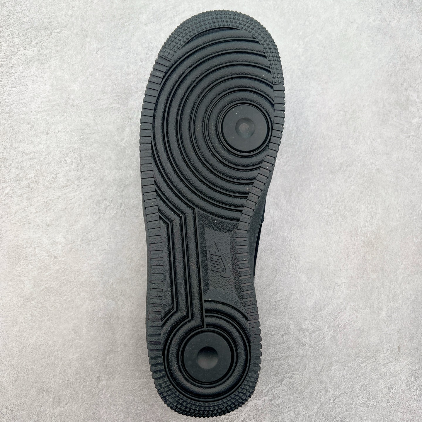 图片[9]-NK Air Force 1´07 Low 空军一号低帮百搭休闲运动板鞋 DF0188-043 柔软、弹性十足的缓震性能和出色的中底设计 横跨复古与现代的外型结合 造就出风靡全球 三十多年的Force 1 直到今天还深受青睐 实拍调校N版已经零色差零失真 百分百还原实物色彩所见即所得 不存在货不对板色差等低级问题 选购参考实物拍摄 不混卖不参货 只用心做好货严格选品 承诺混一赔十 尺码：36 36.5 37.5 38 38.5 39 40 40.5 41 42 42.5 43 44 44.5 45-选品中心