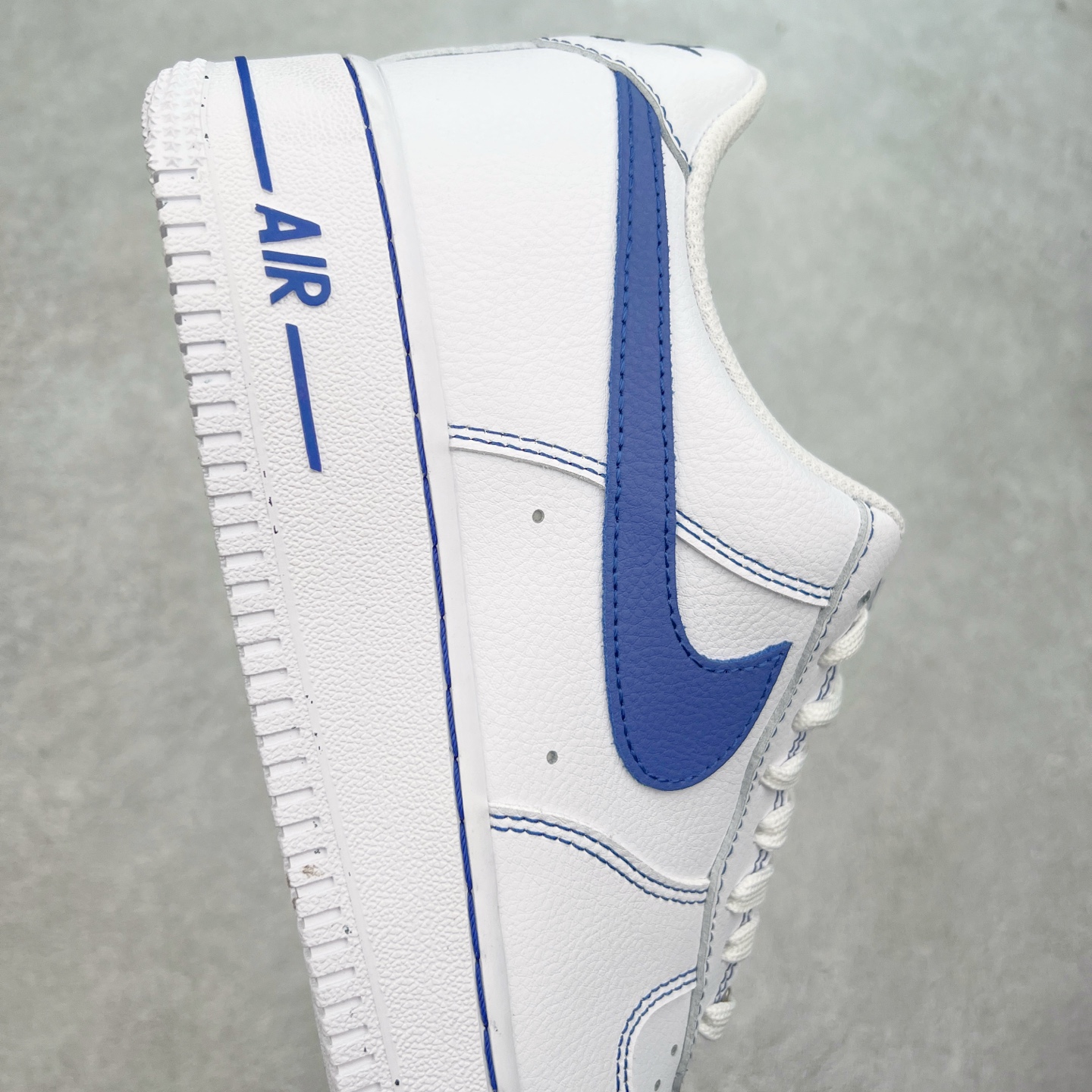 图片[6]-NK Air Force 1´07 Low 空军一号低帮百搭休闲运动板鞋 HQ2037-100 柔软、弹性十足的缓震性能和出色的中底设计 横跨复古与现代的外型结合 造就出风靡全球 三十多年的Force 1 直到今天还深受青睐 实拍调校N版已经零色差零失真 百分百还原实物色彩所见即所得 不存在货不对板色差等低级问题 选购参考实物拍摄 不混卖不参货 只用心做好货严格选品 承诺混一赔十 尺码：36 36.5 37.5 38 38.5 39 40 40.5 41 42 42.5 43 44 44.5 45-选品中心