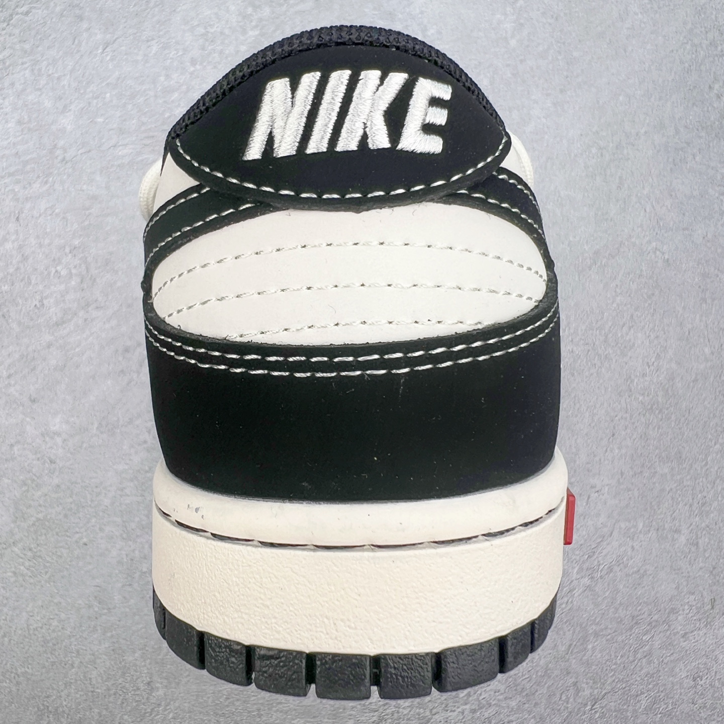 图片[8]-NK Dunk Low 定制配色 YX5066-278 大厂出品 极力推荐 原装头层材料 独家版型蒸餾加工帶來的是更好的视觉和脚感体验大厂纯原品质出货 清洁度 电绣工艺 皮料切割干净无任何毛边 细节完美 实拍调校N版已经零色差零失真 百分百还原实物色彩所见即所得 不存在货不对板色差等低级问题 选购参考实物拍摄 不混卖不参货 只用心做好货严格选品 承诺混一赔十 尺码：36 36.5 37.5 38 38.5 39 40 40.5 41 42 42.5 43 44 44.5 45-选品中心