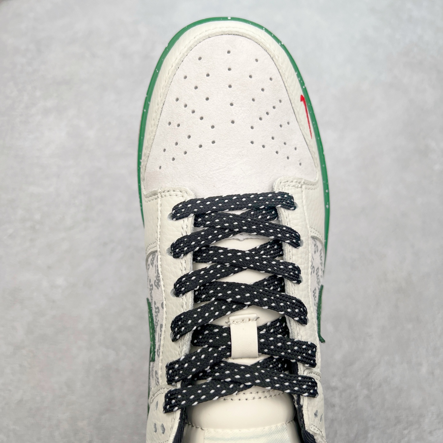 图片[4]-NK Dunk Low 定制配色 SC9207-406 大厂出品 极力推荐 原装头层材料 独家版型蒸餾加工帶來的是更好的视觉和脚感体验大厂纯原品质出货 清洁度 电绣工艺 皮料切割干净无任何毛边 细节完美 实拍调校N版已经零色差零失真 百分百还原实物色彩所见即所得 不存在货不对板色差等低级问题 选购参考实物拍摄 不混卖不参货 只用心做好货严格选品 承诺混一赔十 尺码：36 36.5 37.5 38 38.5 39 40 40.5 41 42 42.5 43 44 44.5 45-选品中心