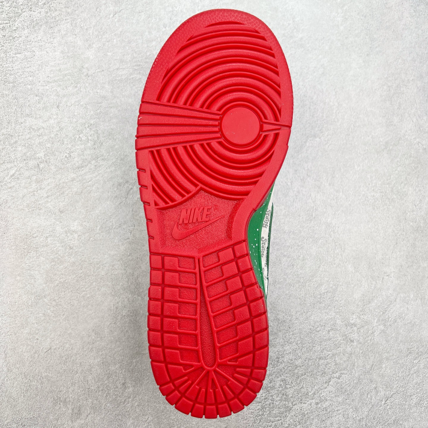 图片[9]-NK Dunk Low 定制配色 SC9207-406 大厂出品 极力推荐 原装头层材料 独家版型蒸餾加工帶來的是更好的视觉和脚感体验大厂纯原品质出货 清洁度 电绣工艺 皮料切割干净无任何毛边 细节完美 实拍调校N版已经零色差零失真 百分百还原实物色彩所见即所得 不存在货不对板色差等低级问题 选购参考实物拍摄 不混卖不参货 只用心做好货严格选品 承诺混一赔十 尺码：36 36.5 37.5 38 38.5 39 40 40.5 41 42 42.5 43 44 44.5 45-选品中心