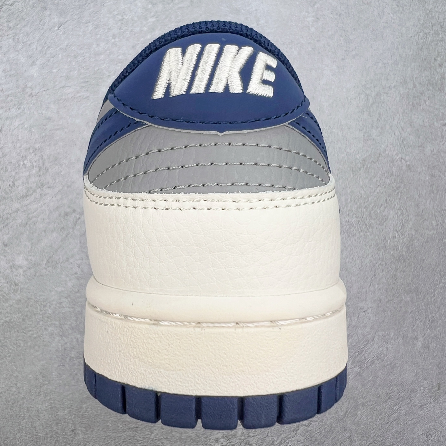 图片[8]-NK Dunk Low 定制配色 XS6089-541 大厂出品 极力推荐 原装头层材料 独家版型蒸餾加工帶來的是更好的视觉和脚感体验大厂纯原品质出货 清洁度 电绣工艺 皮料切割干净无任何毛边 细节完美 实拍调校N版已经零色差零失真 百分百还原实物色彩所见即所得 不存在货不对板色差等低级问题 选购参考实物拍摄 不混卖不参货 只用心做好货严格选品 承诺混一赔十 尺码：36 36.5 37.5 38 38.5 39 40 40.5 41 42 42.5 43 44 44.5 45-选品中心