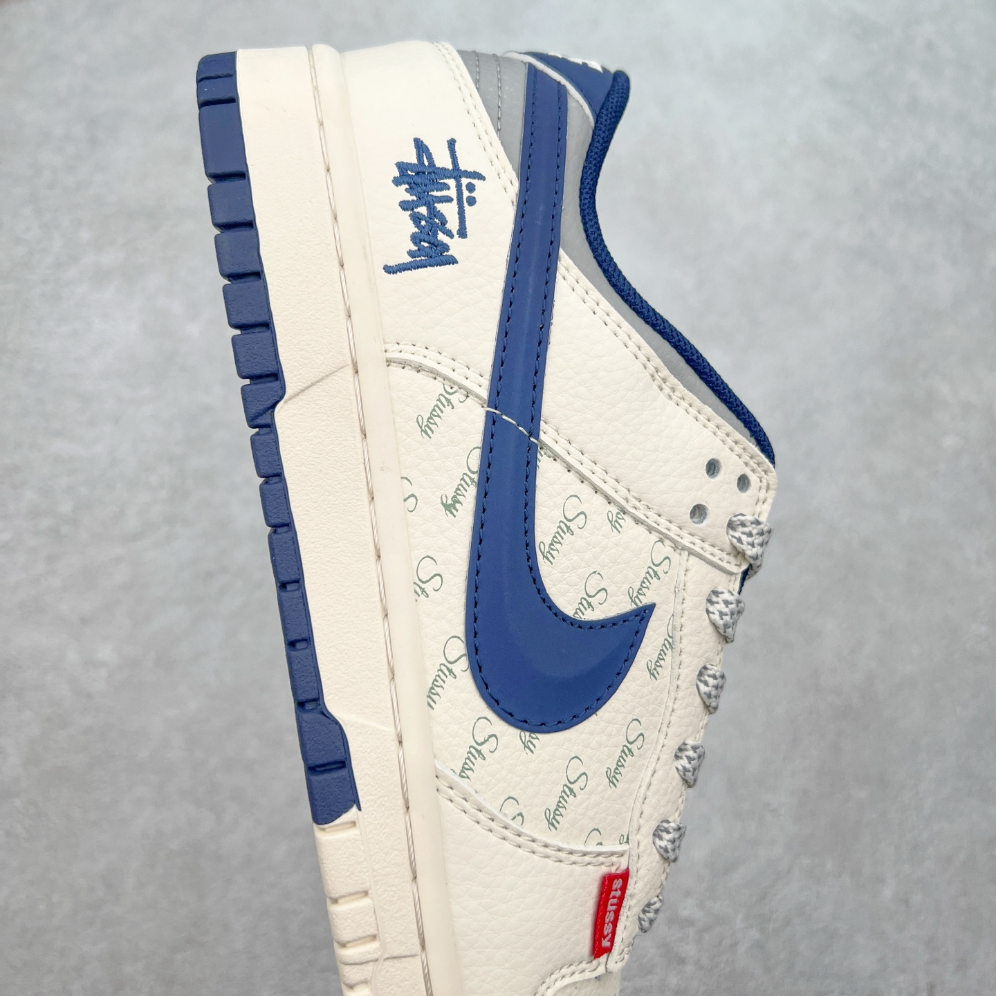 图片[6]-NK Dunk Low 定制配色 XS6089-541 大厂出品 极力推荐 原装头层材料 独家版型蒸餾加工帶來的是更好的视觉和脚感体验大厂纯原品质出货 清洁度 电绣工艺 皮料切割干净无任何毛边 细节完美 实拍调校N版已经零色差零失真 百分百还原实物色彩所见即所得 不存在货不对板色差等低级问题 选购参考实物拍摄 不混卖不参货 只用心做好货严格选品 承诺混一赔十 尺码：36 36.5 37.5 38 38.5 39 40 40.5 41 42 42.5 43 44 44.5 45-选品中心