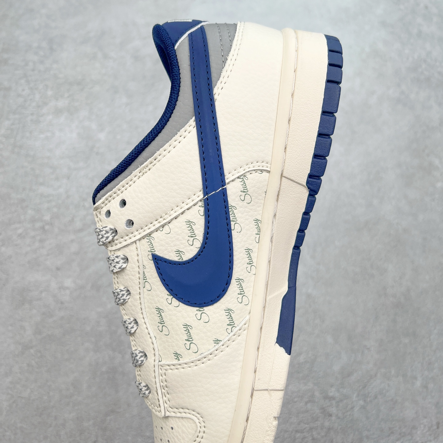 图片[7]-NK Dunk Low 定制配色 XS6089-541 大厂出品 极力推荐 原装头层材料 独家版型蒸餾加工帶來的是更好的视觉和脚感体验大厂纯原品质出货 清洁度 电绣工艺 皮料切割干净无任何毛边 细节完美 实拍调校N版已经零色差零失真 百分百还原实物色彩所见即所得 不存在货不对板色差等低级问题 选购参考实物拍摄 不混卖不参货 只用心做好货严格选品 承诺混一赔十 尺码：36 36.5 37.5 38 38.5 39 40 40.5 41 42 42.5 43 44 44.5 45-选品中心